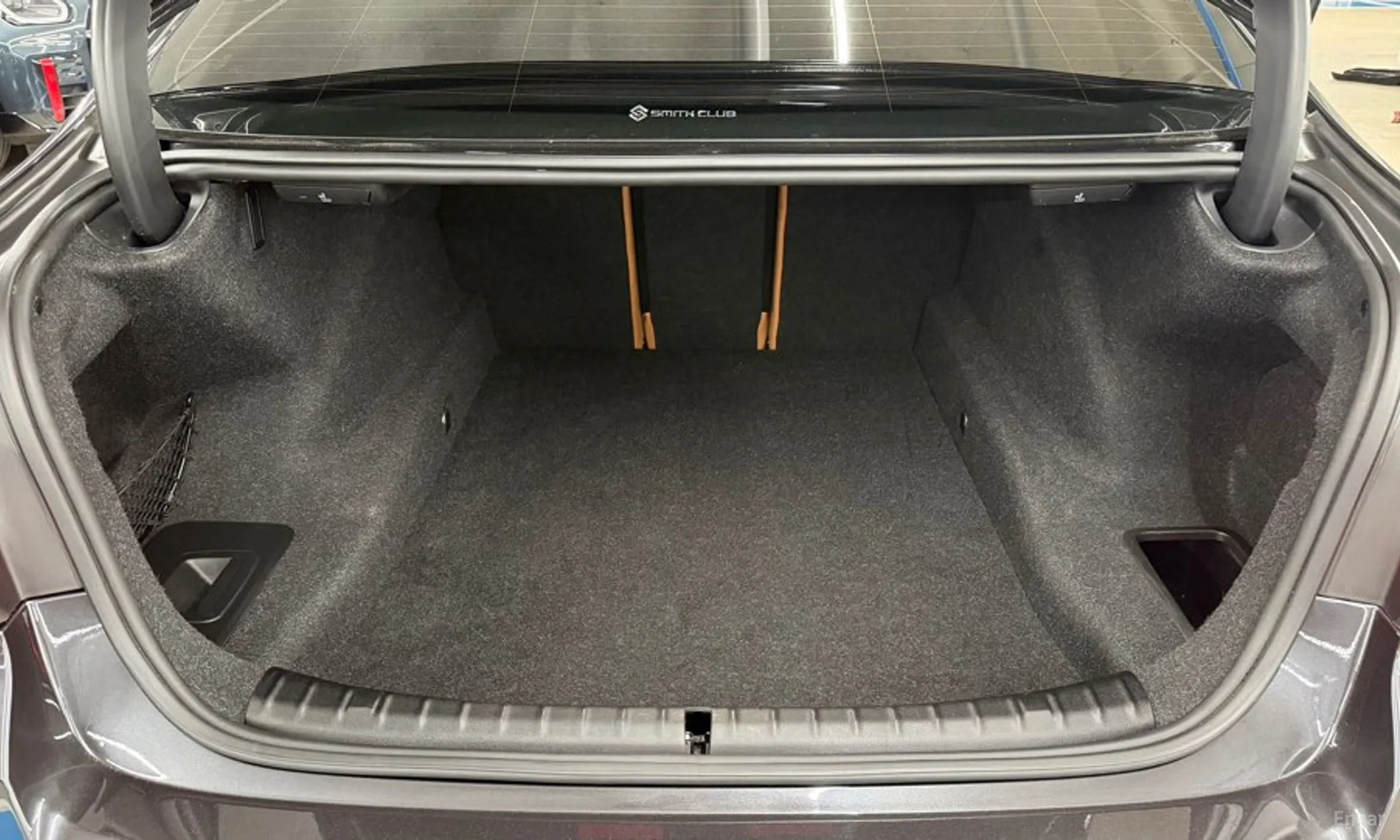 BMW 5 Series (G30) превью 15