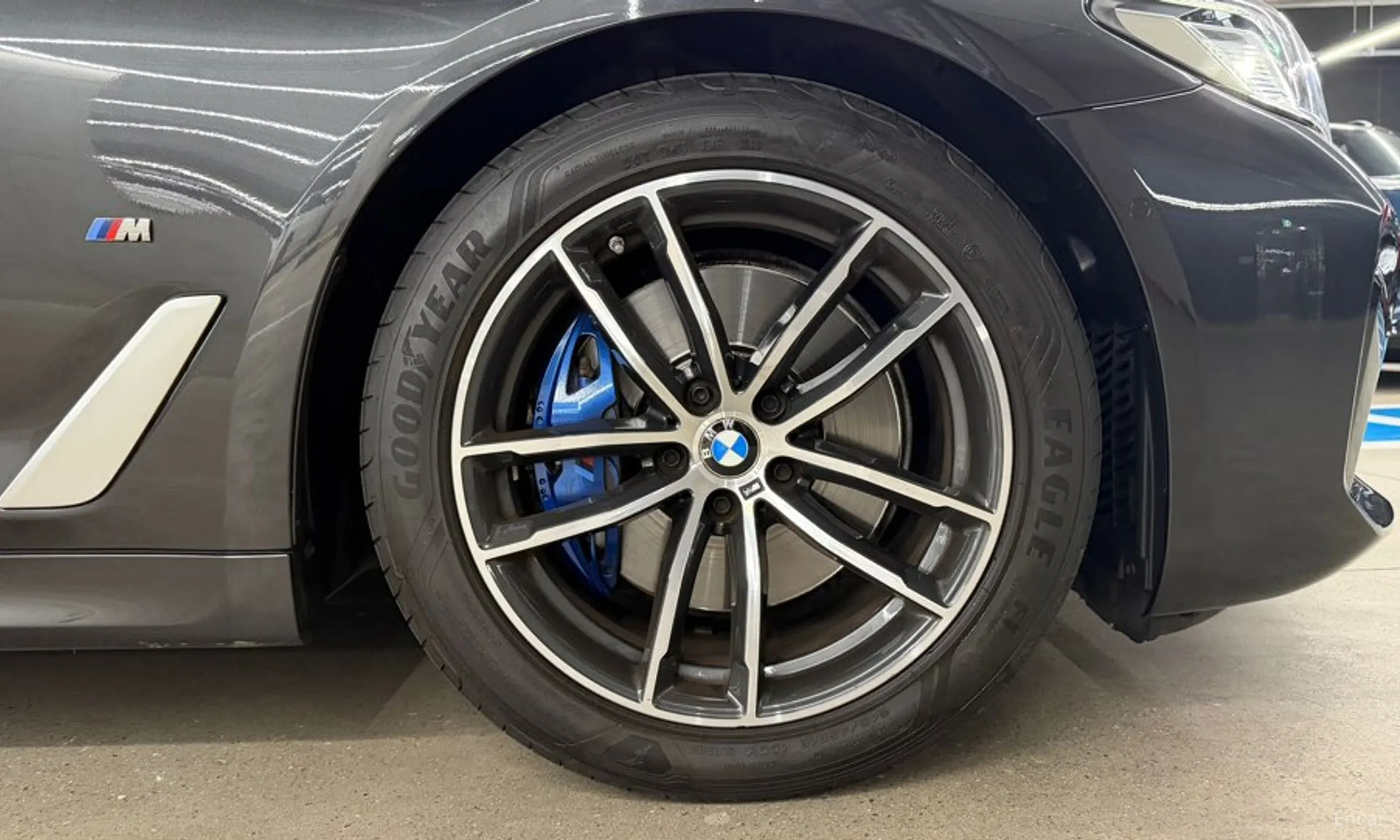 BMW 5 Series (G30) превью 5