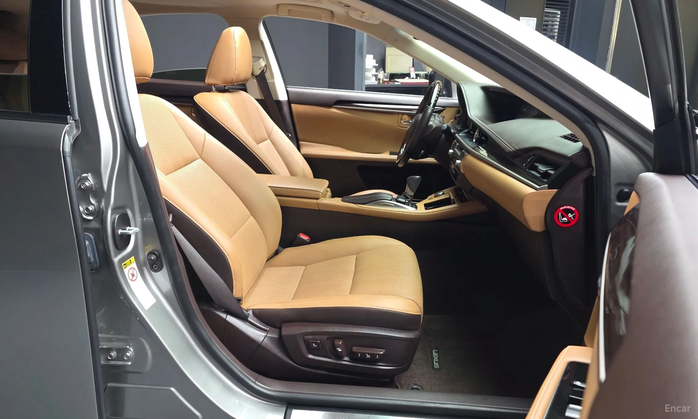 Lexus New ES300h превью 11