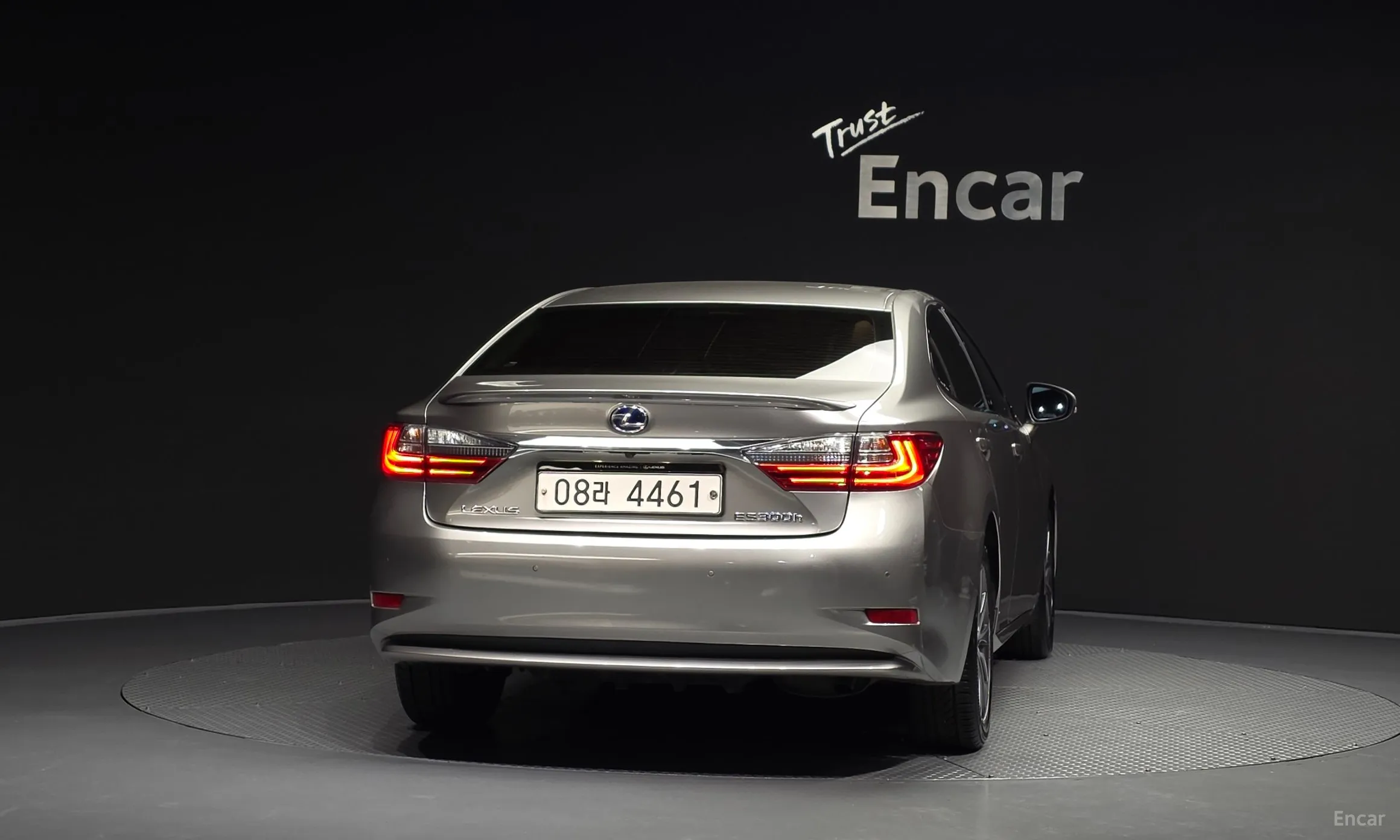 Lexus New ES300h превью 4