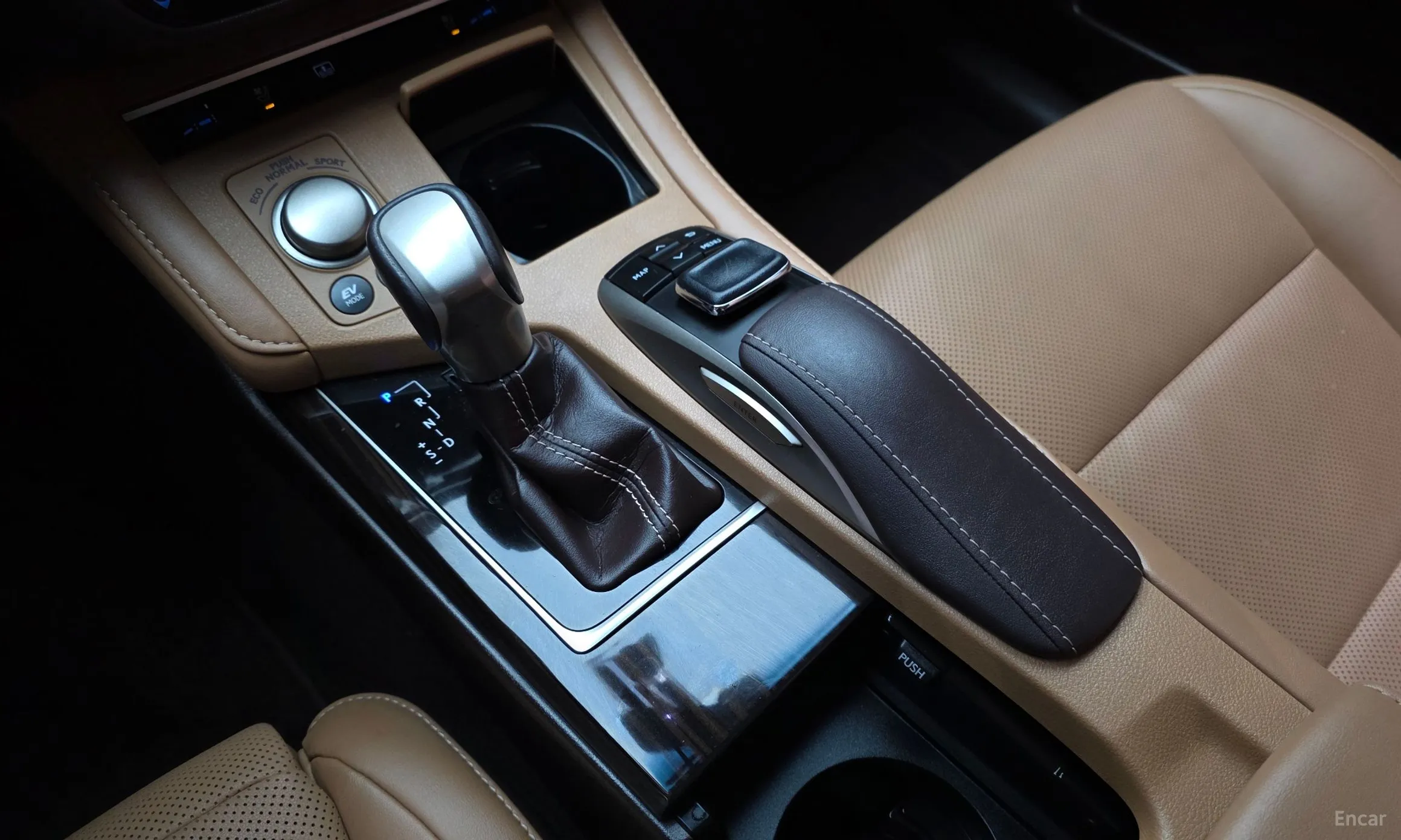 Lexus New ES300h превью 9