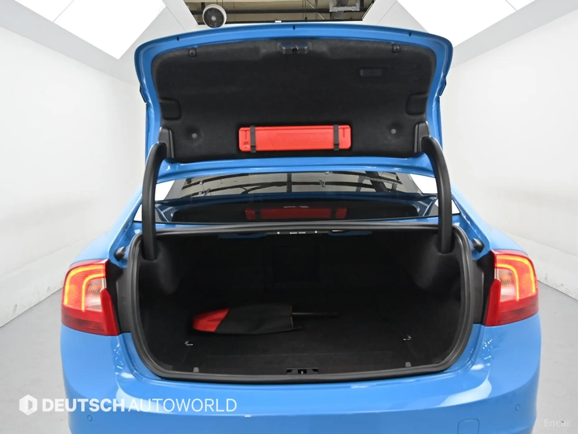 Volvo S60 превью 19