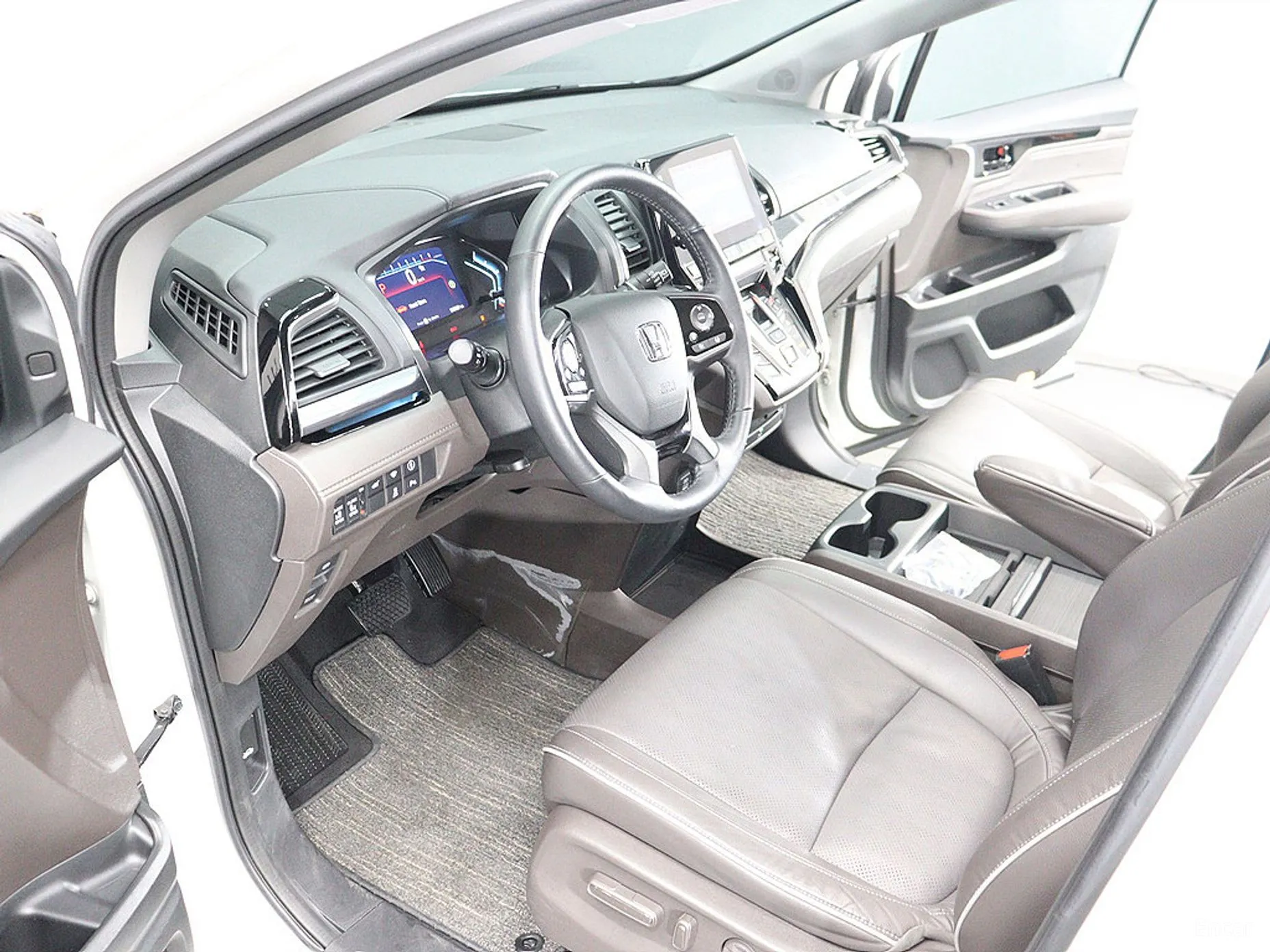 Honda Odyssey превью 10
