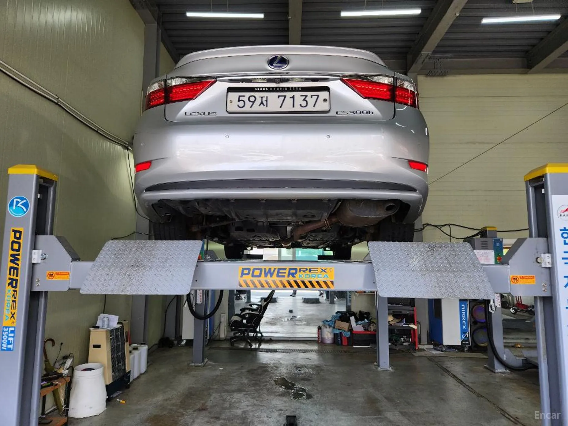 Lexus New ES300h 2