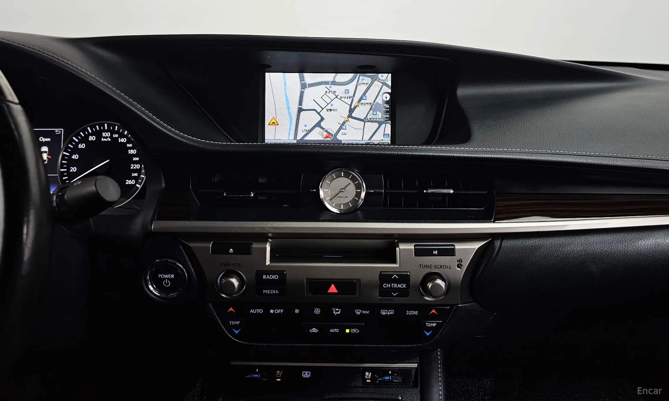 Lexus New ES300h превью 12