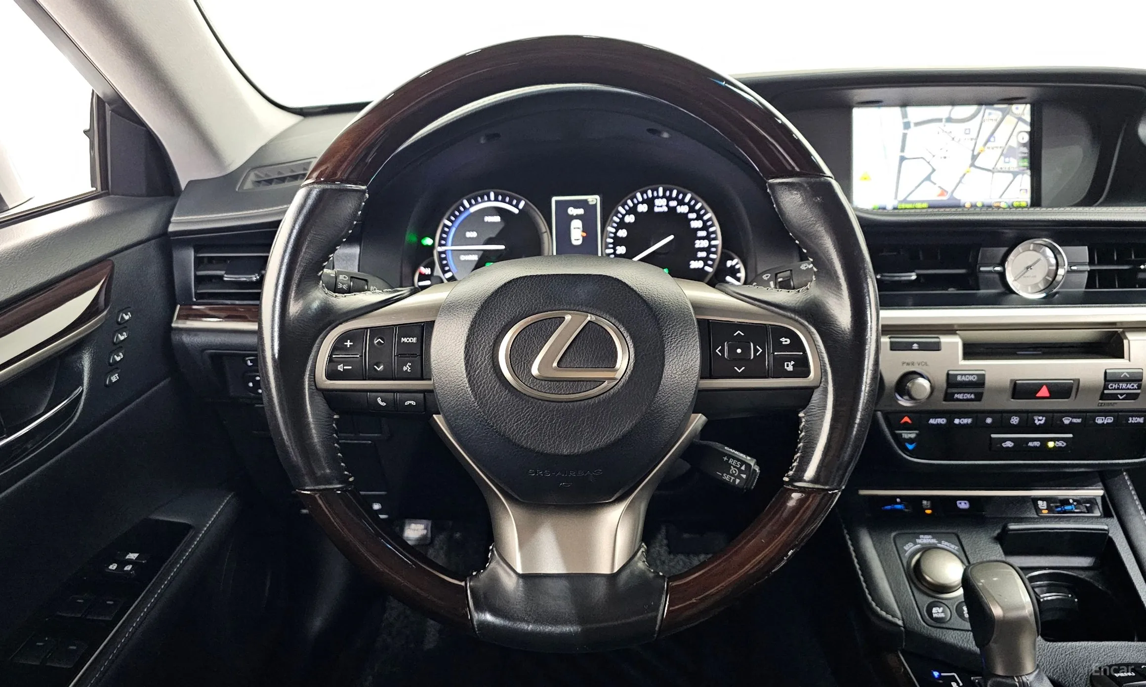 Lexus New ES300h превью 13