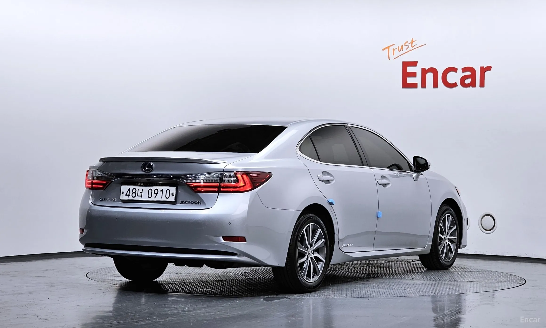 Lexus New ES300h