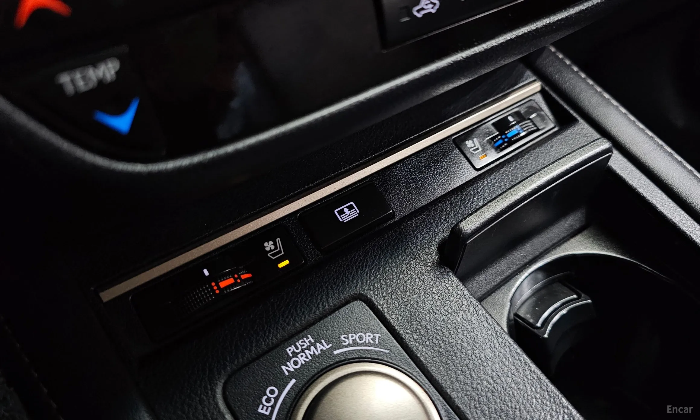 Lexus New ES300h превью 16