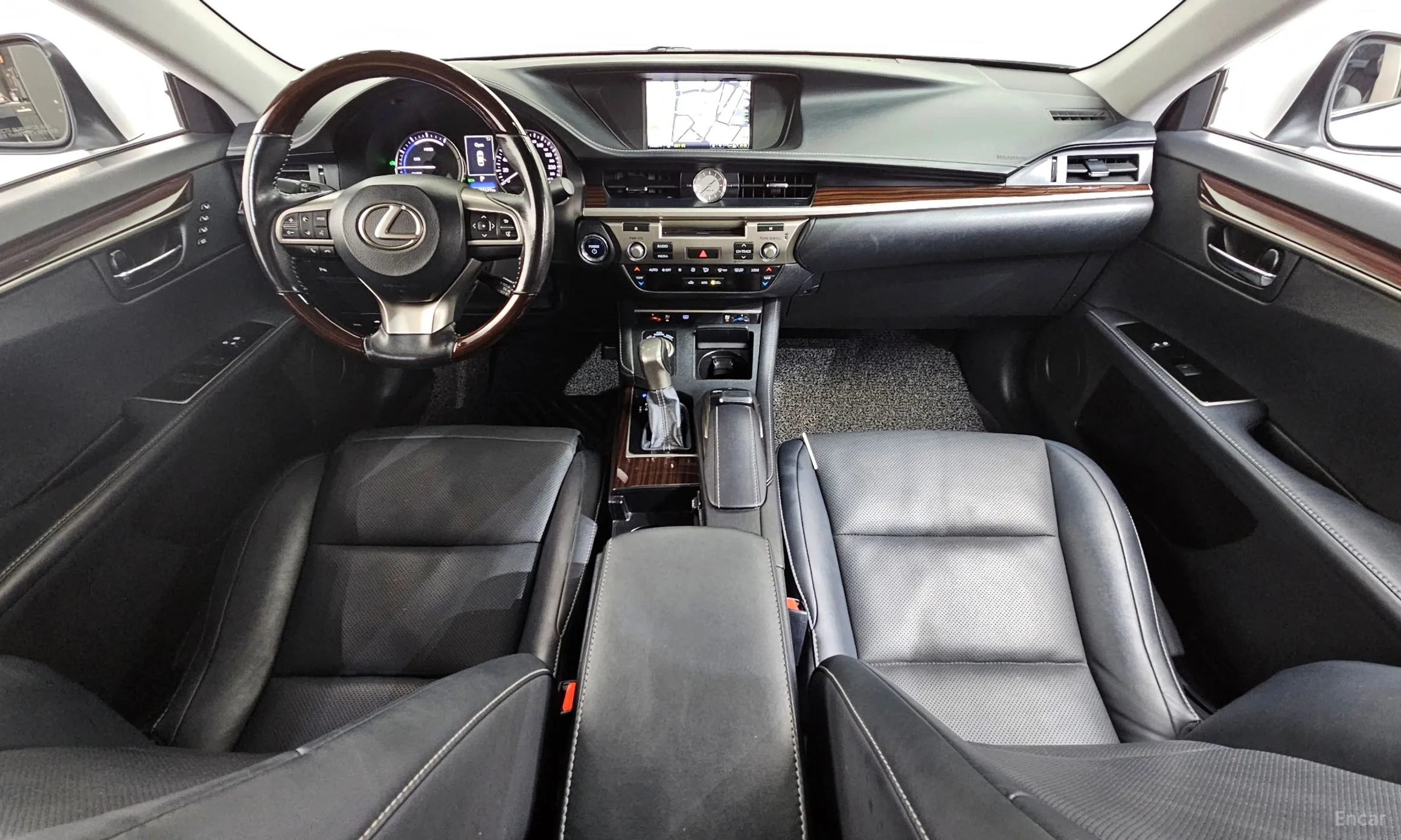 Lexus New ES300h превью 7