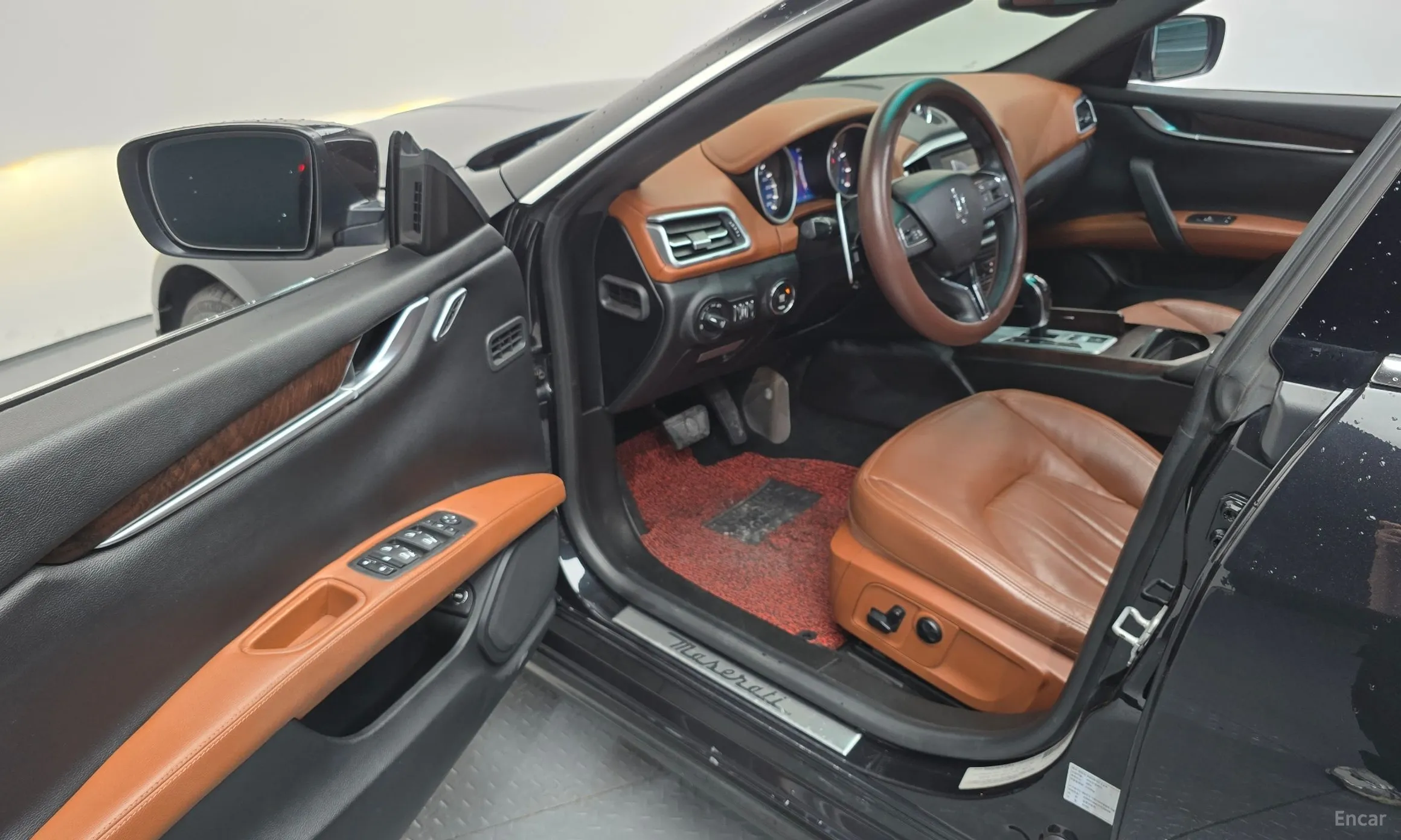 Maserati Ghibli превью 10