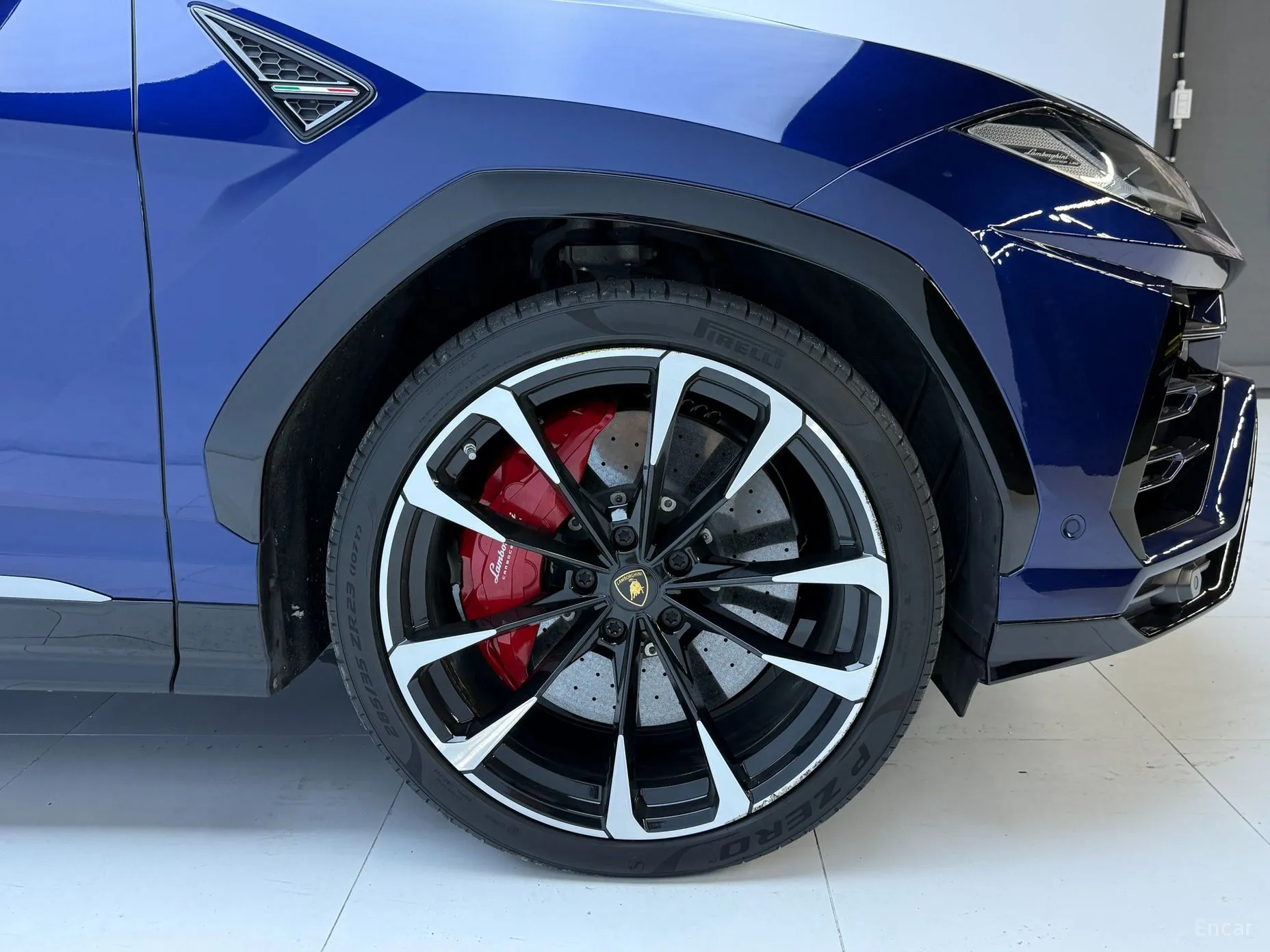 Lamborghini Urus превью 10