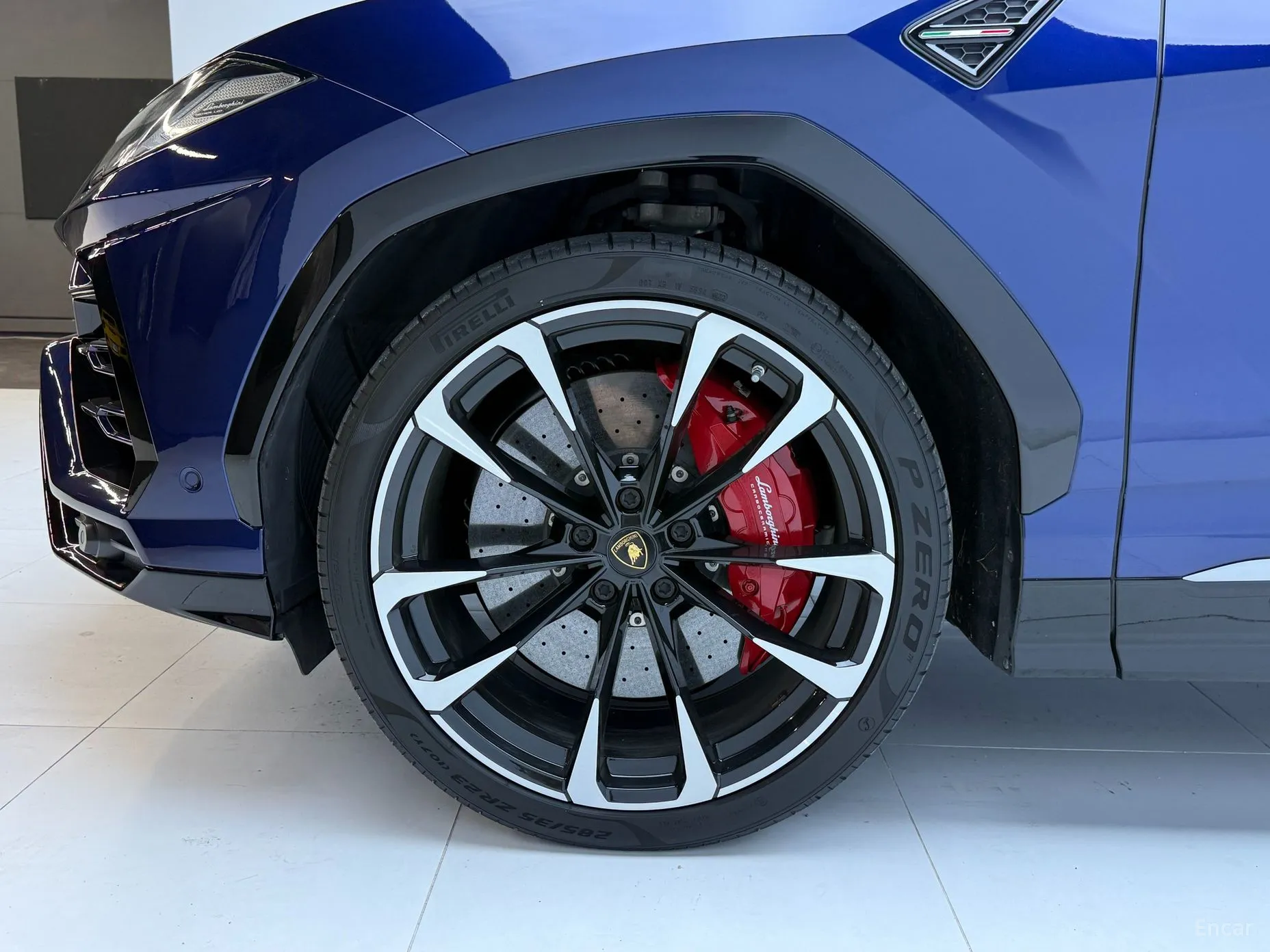 Lamborghini Urus превью 11