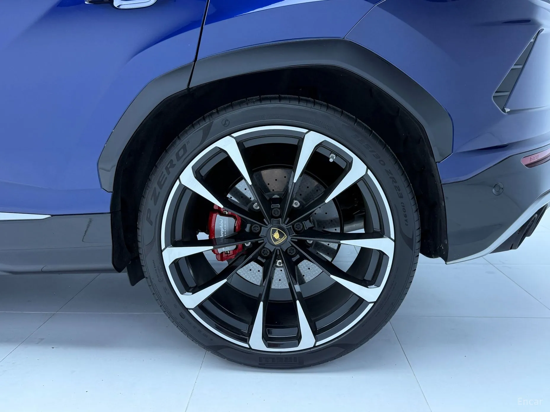 Lamborghini Urus превью 12