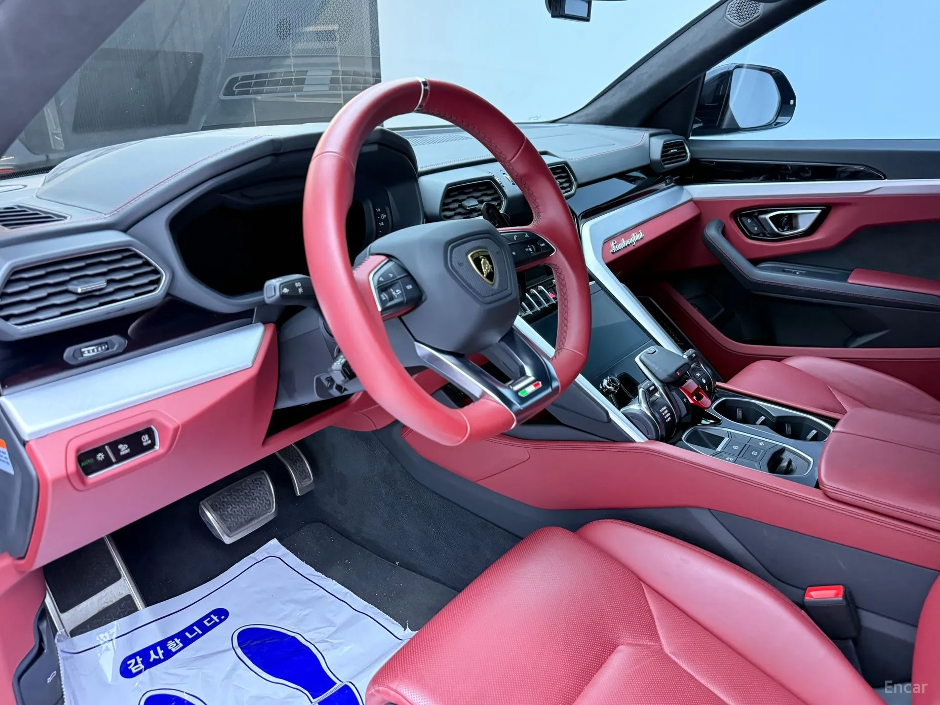 Lamborghini Urus превью 18