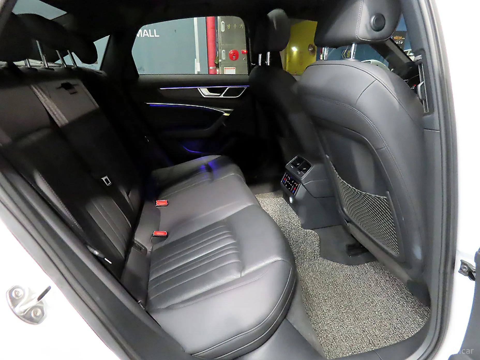 Audi A6 (C8) превью 11