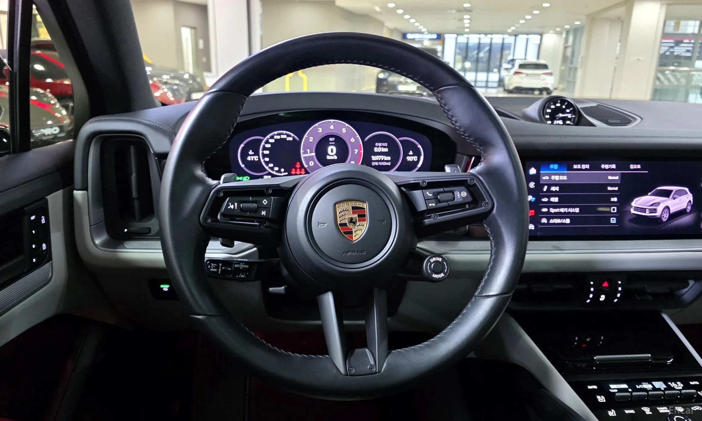 Porsche Cayenne (PO536) превью 12