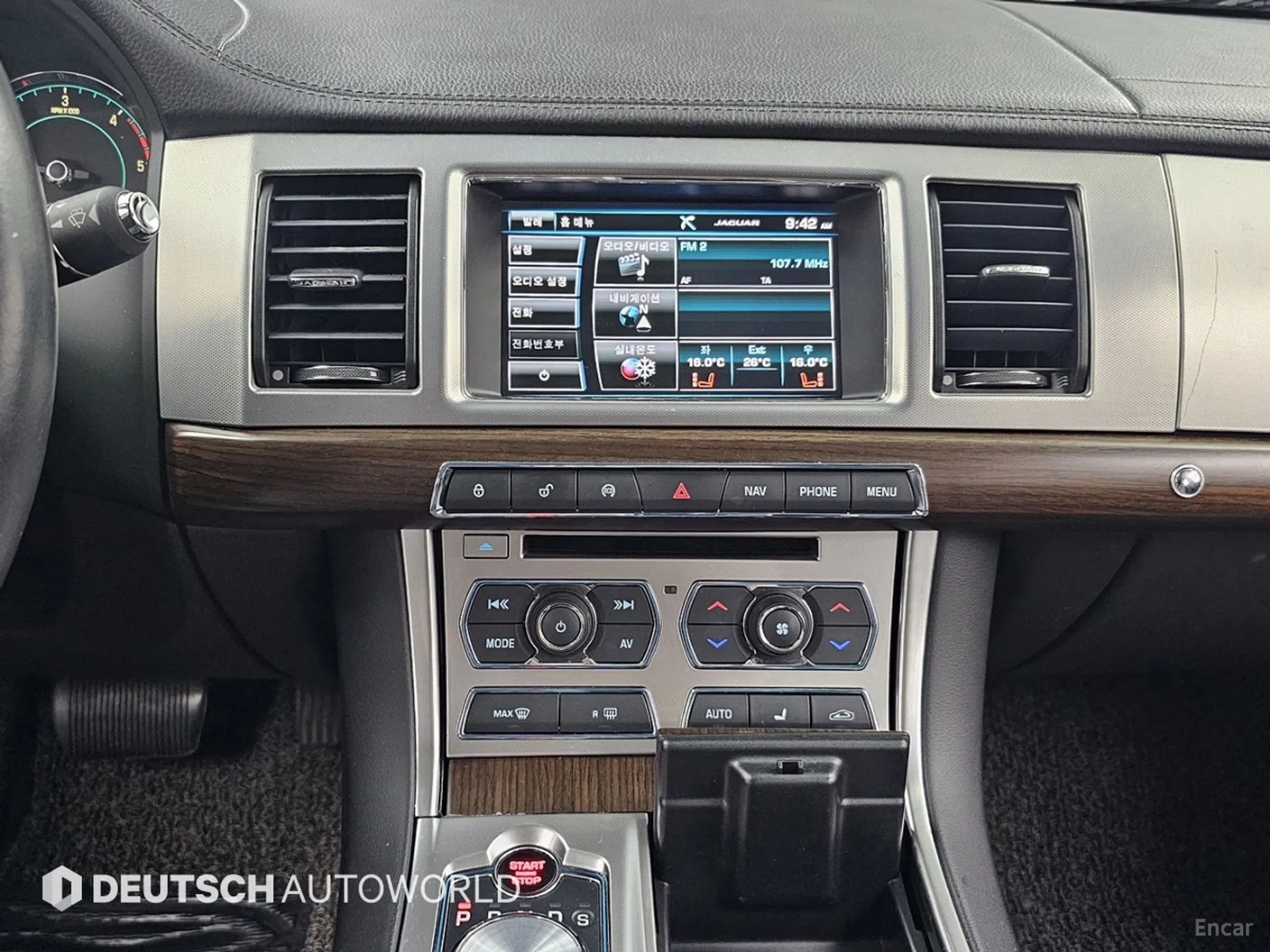 Jaguar New XF превью 14