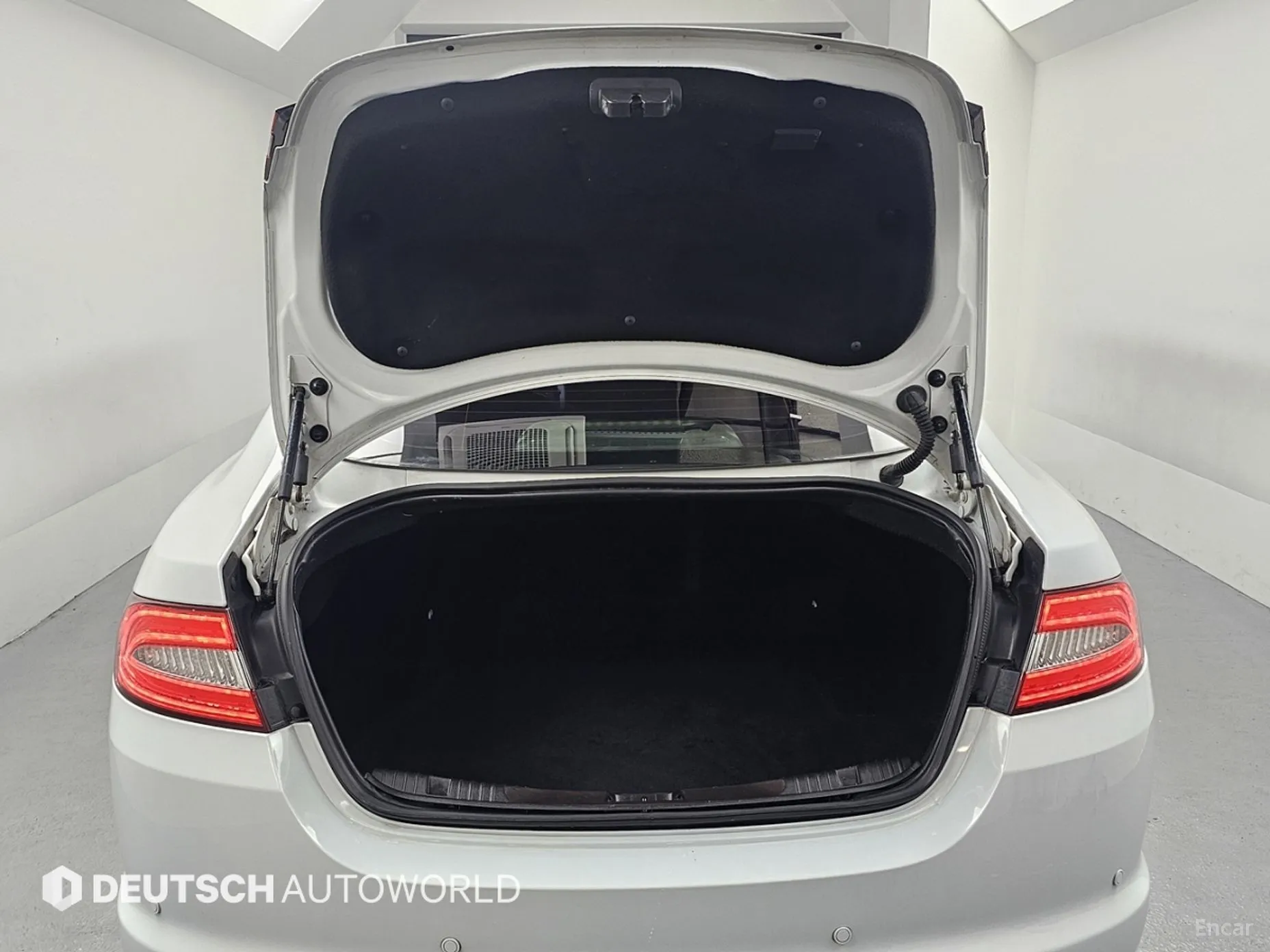 Jaguar New XF превью 19