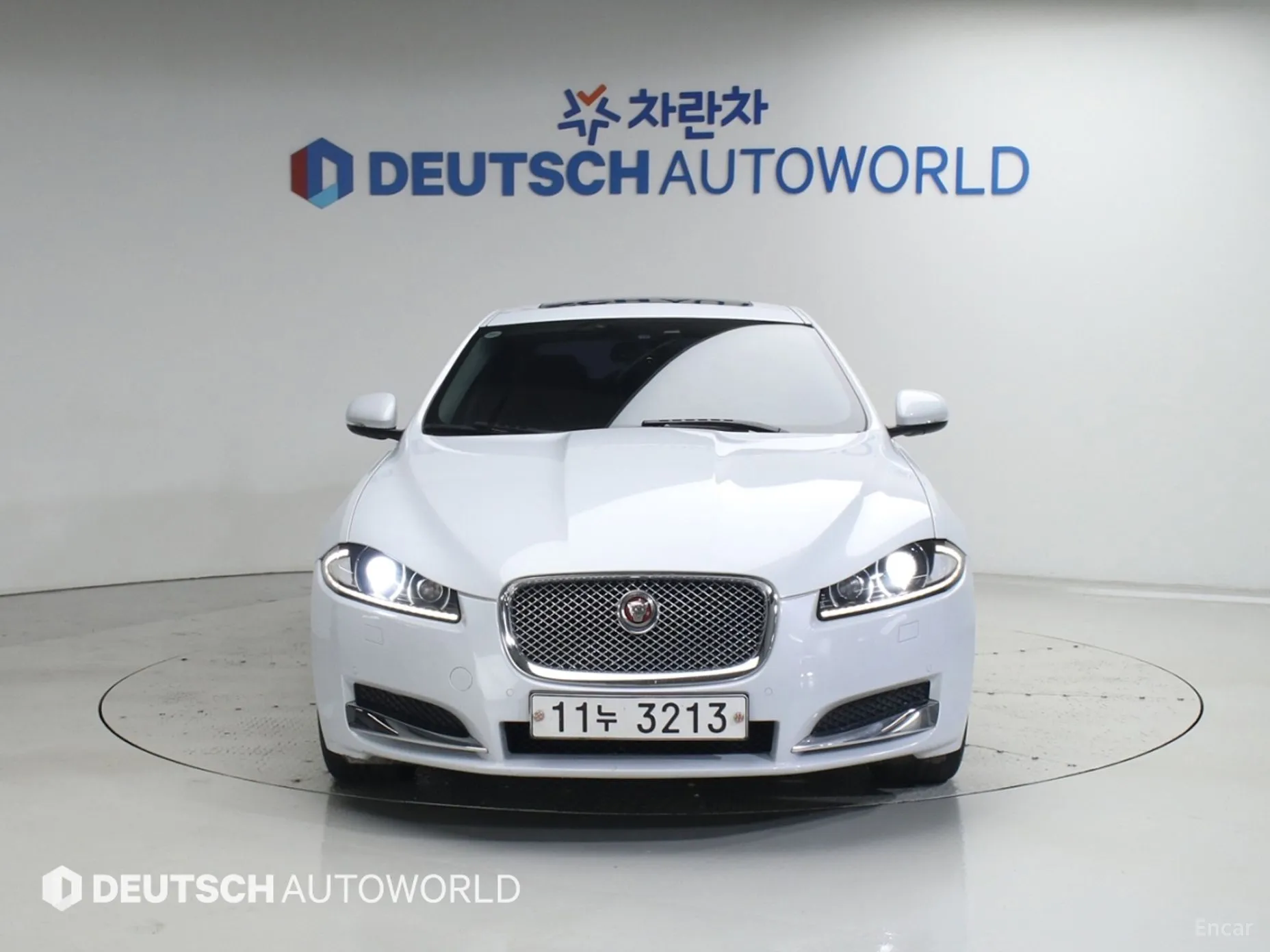 Jaguar New XF превью 3