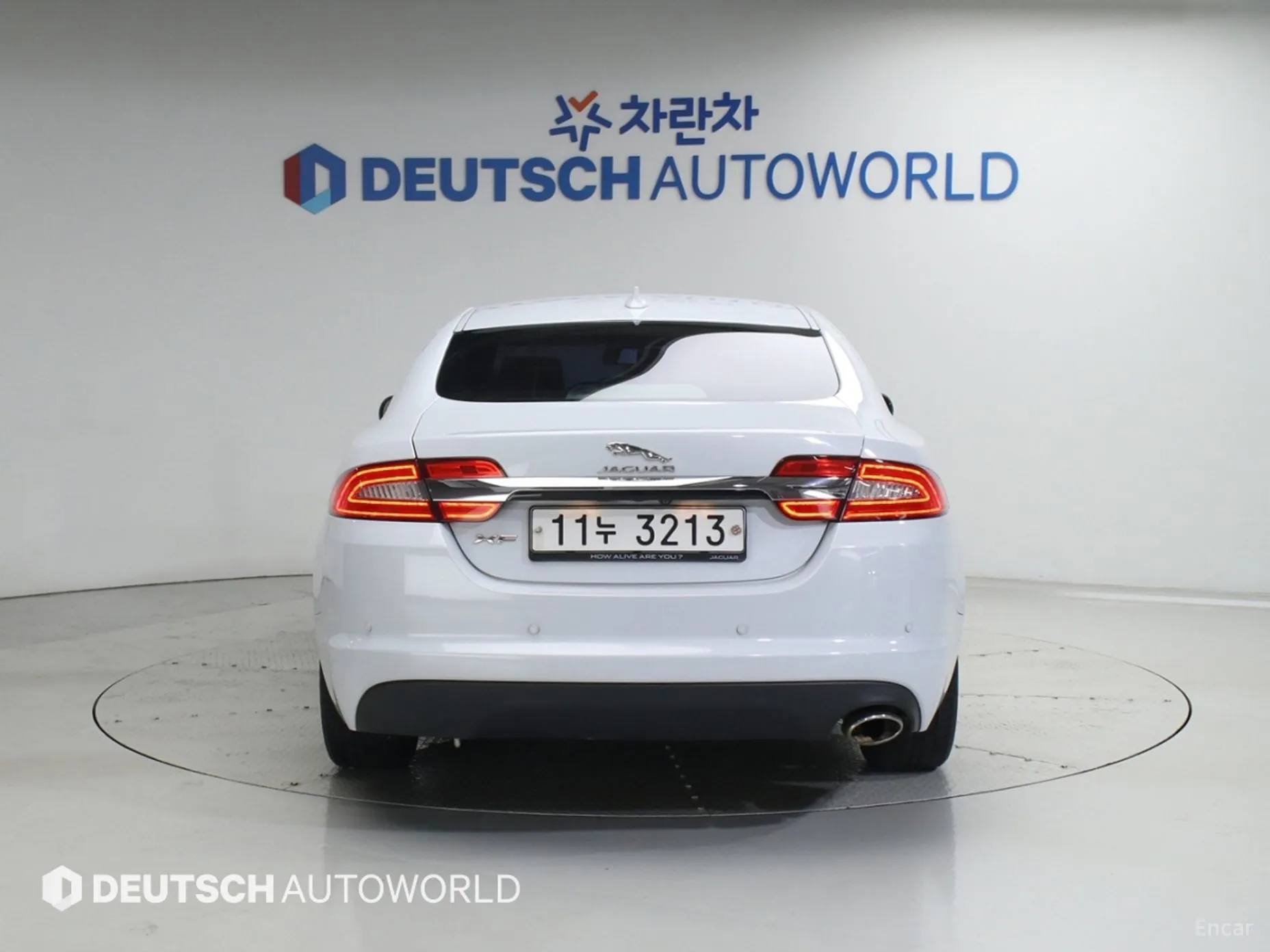 Jaguar New XF превью 4