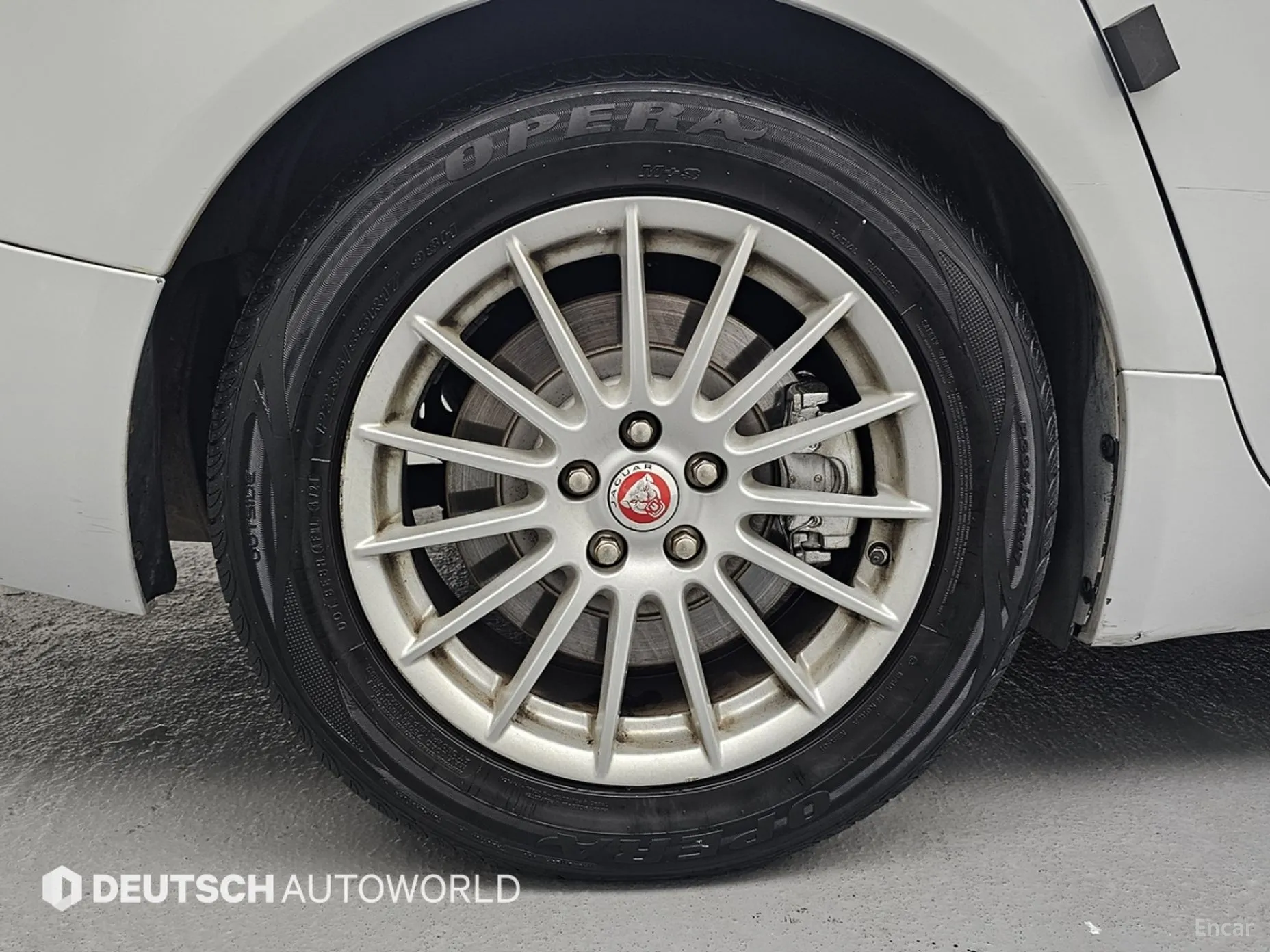 Jaguar New XF превью 5