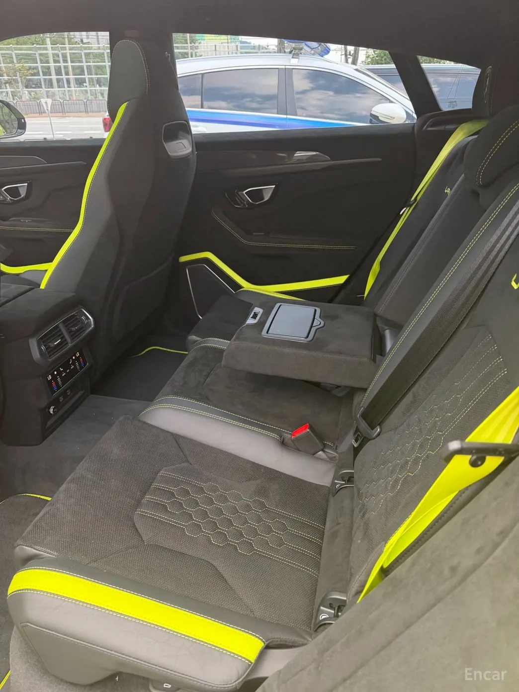 Lamborghini Urus превью 11