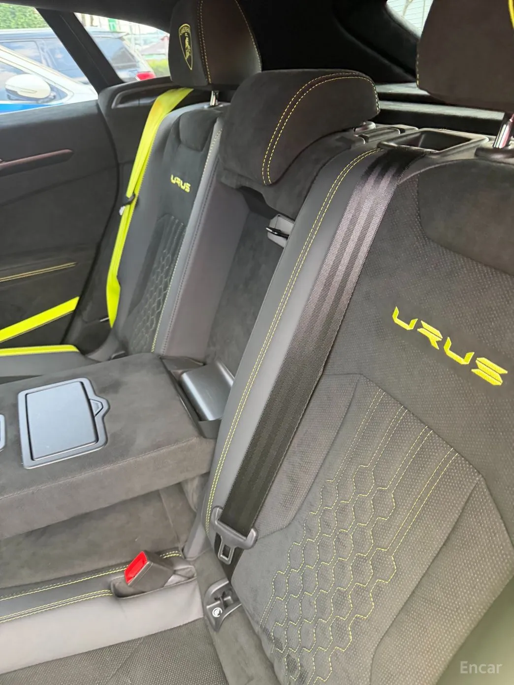 Lamborghini Urus превью 12