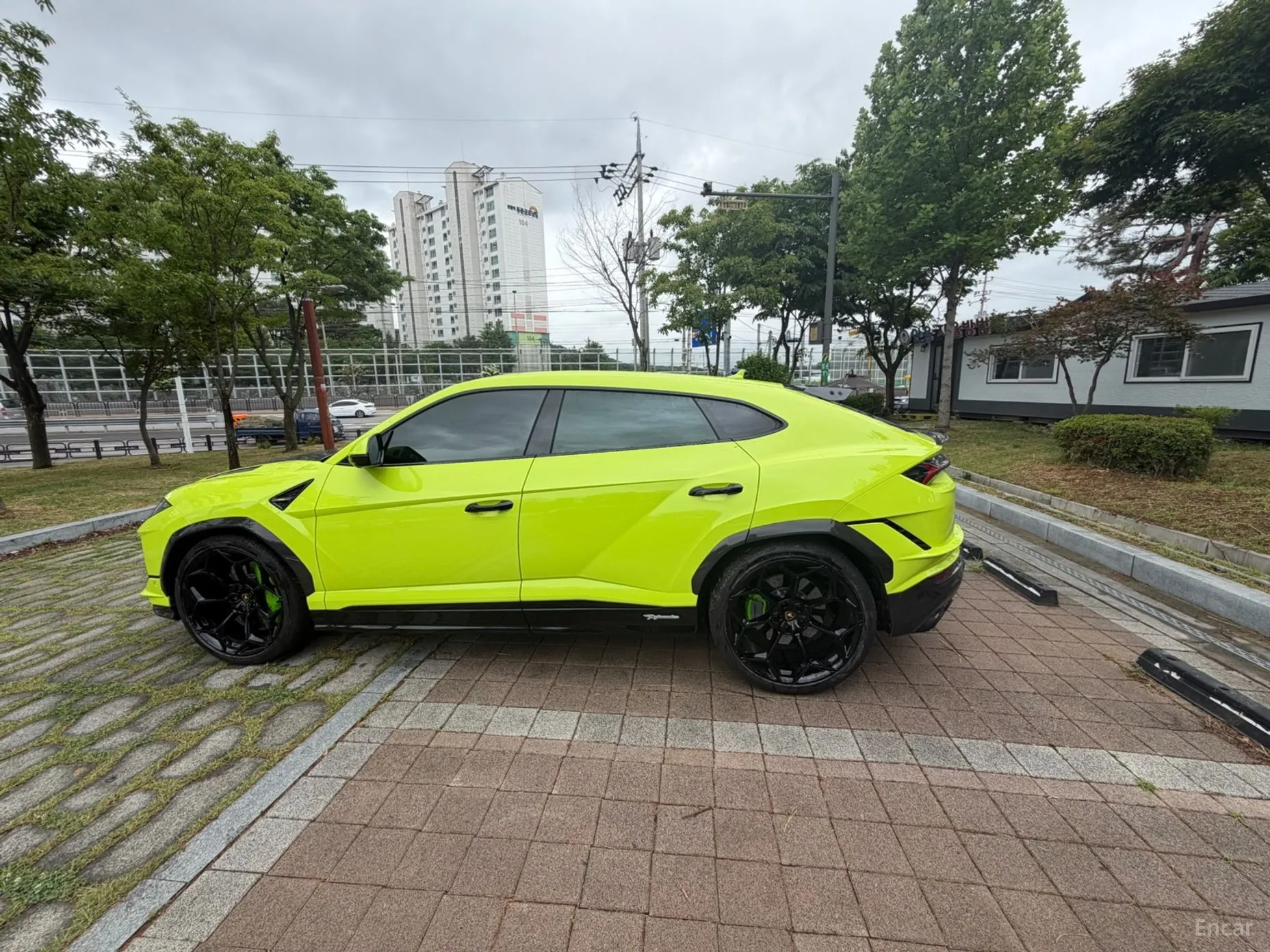 Lamborghini Urus превью 15