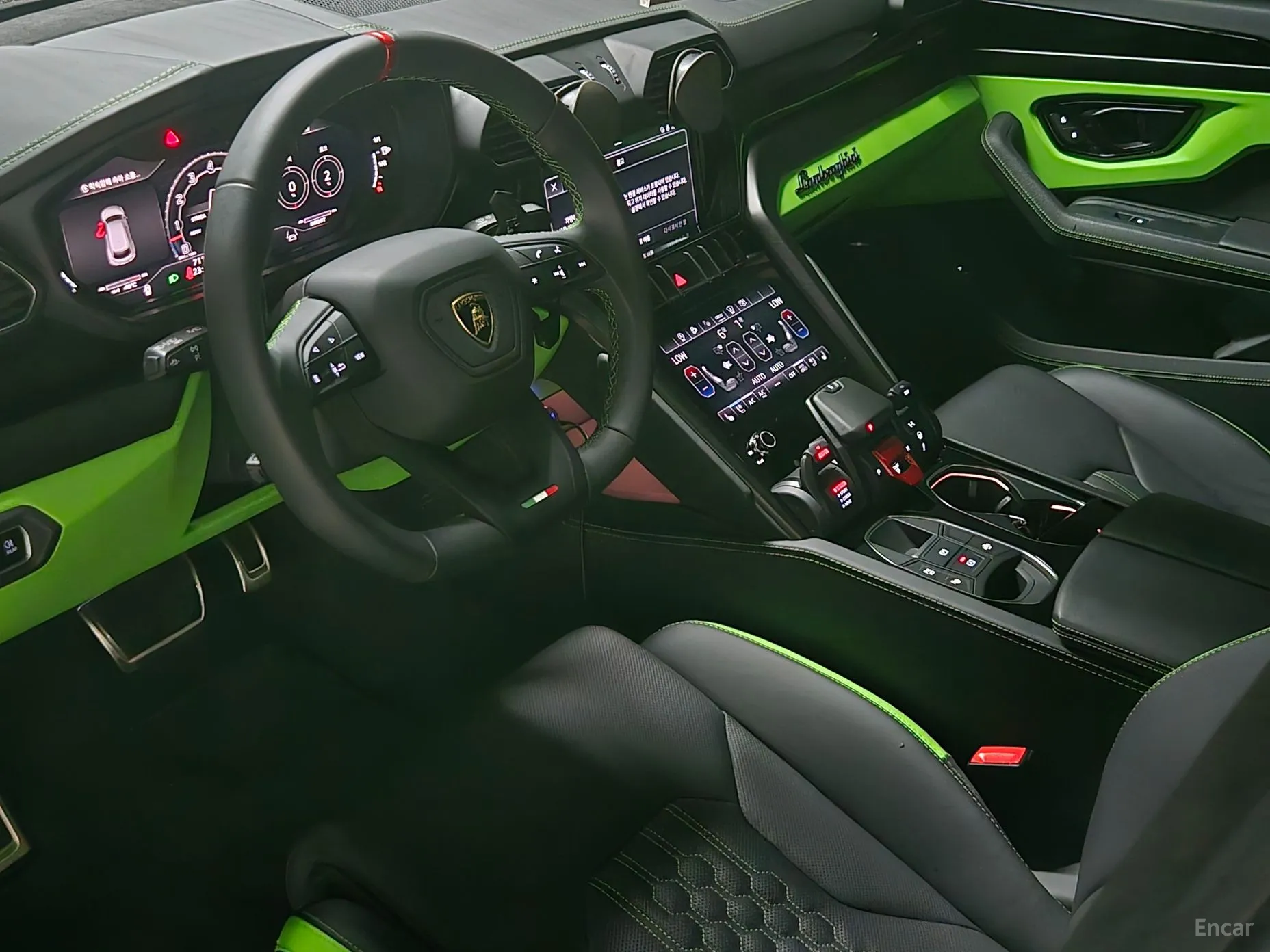 Lamborghini Urus превью 14