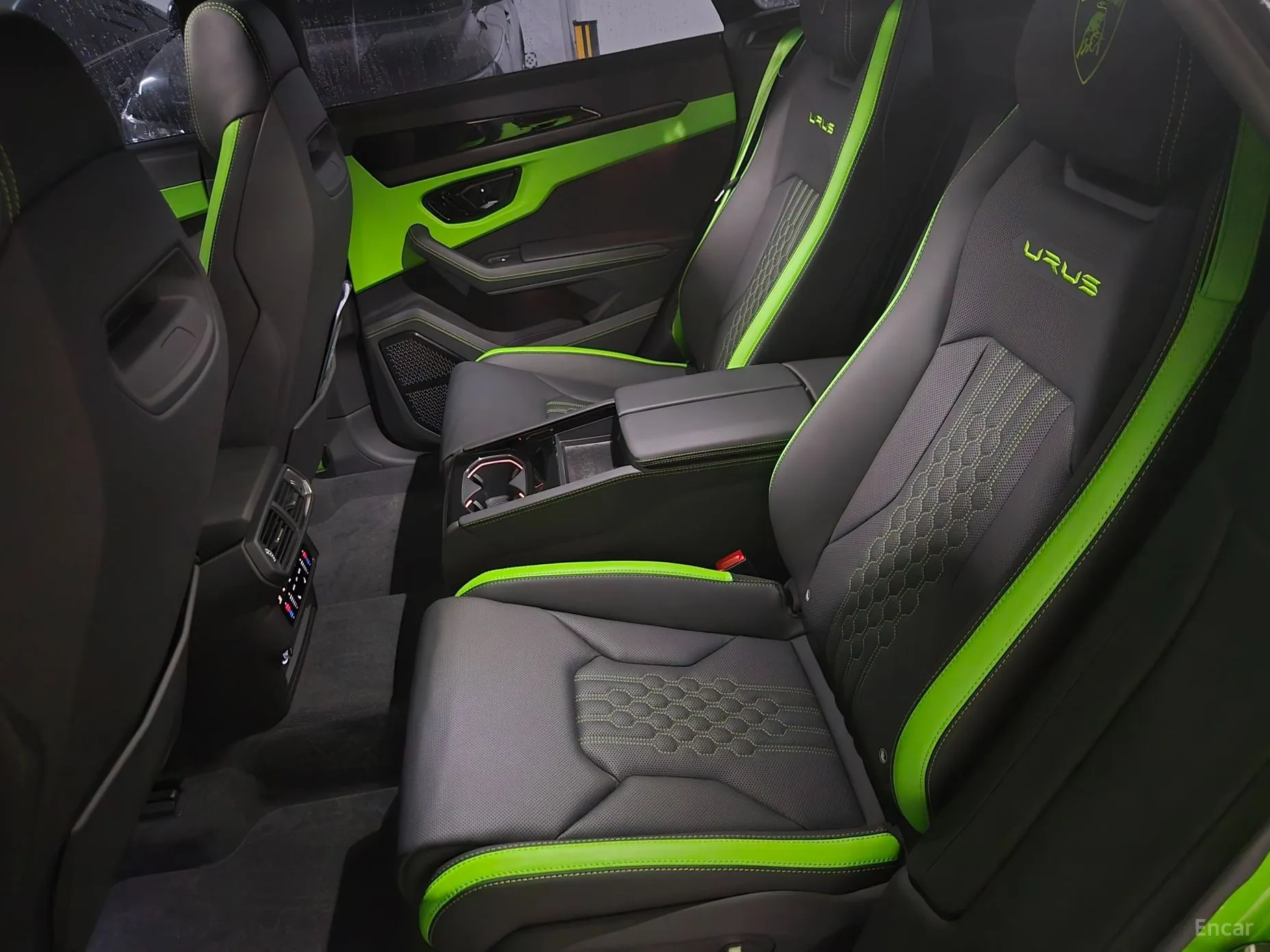 Lamborghini Urus превью 15