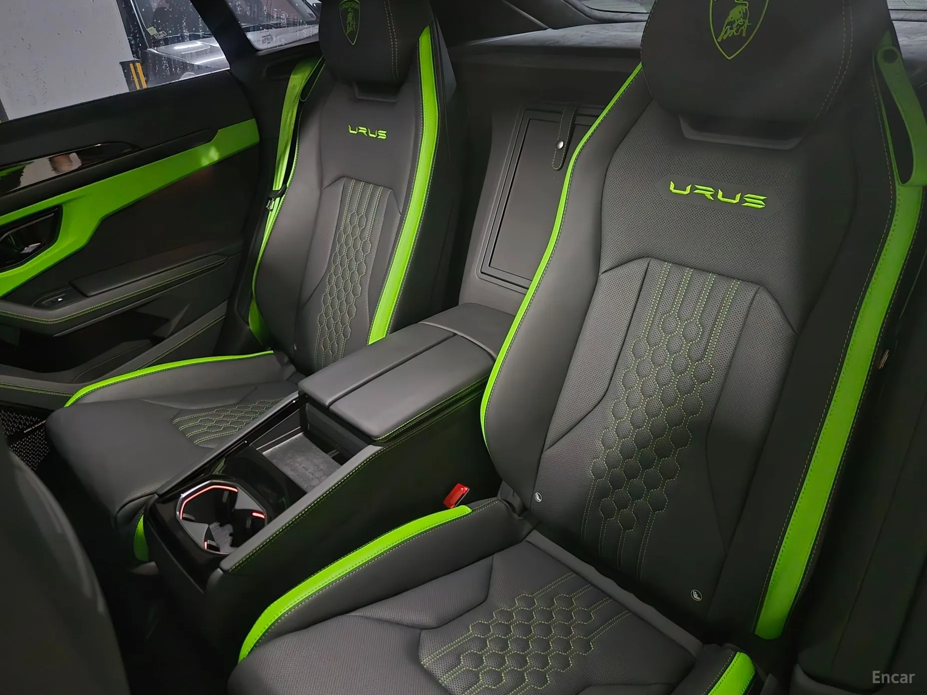 Lamborghini Urus превью 16