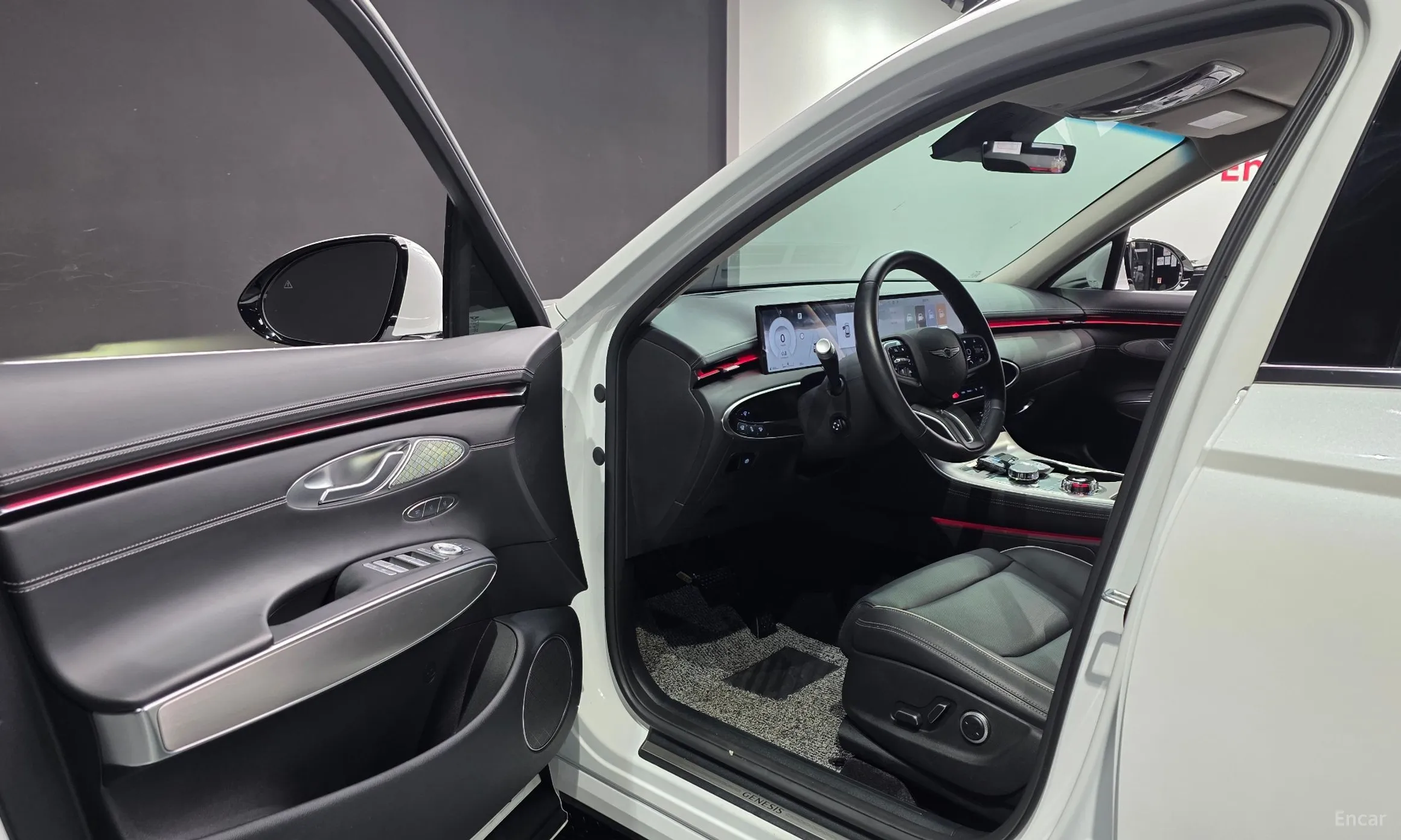 Genesis GV70 превью 10