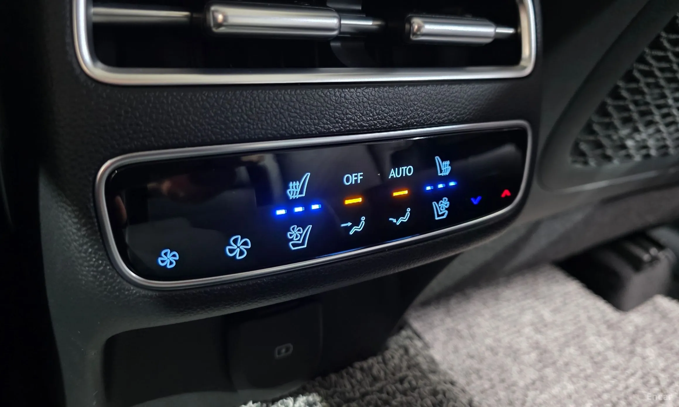 Genesis GV70 превью 19