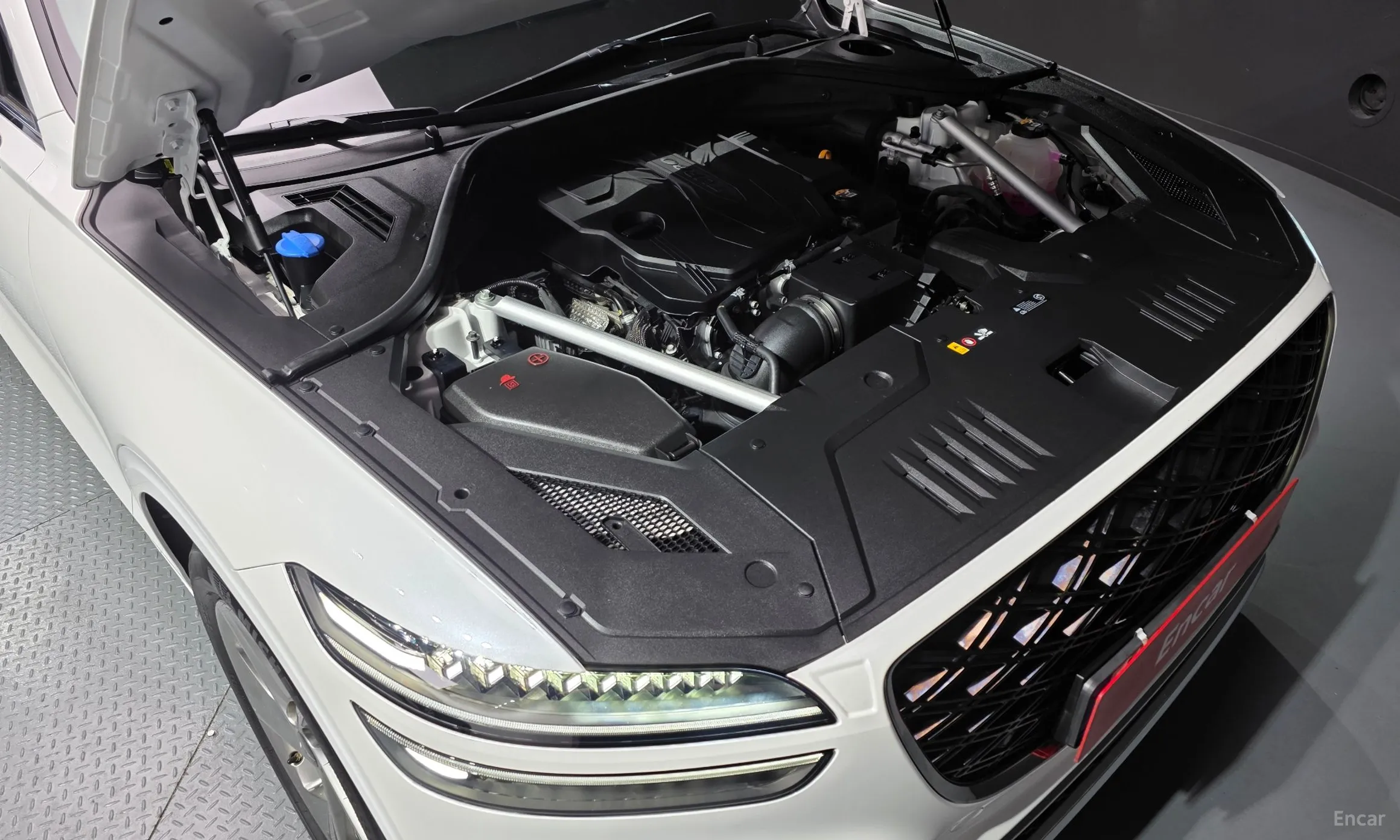 Genesis GV70 превью 6