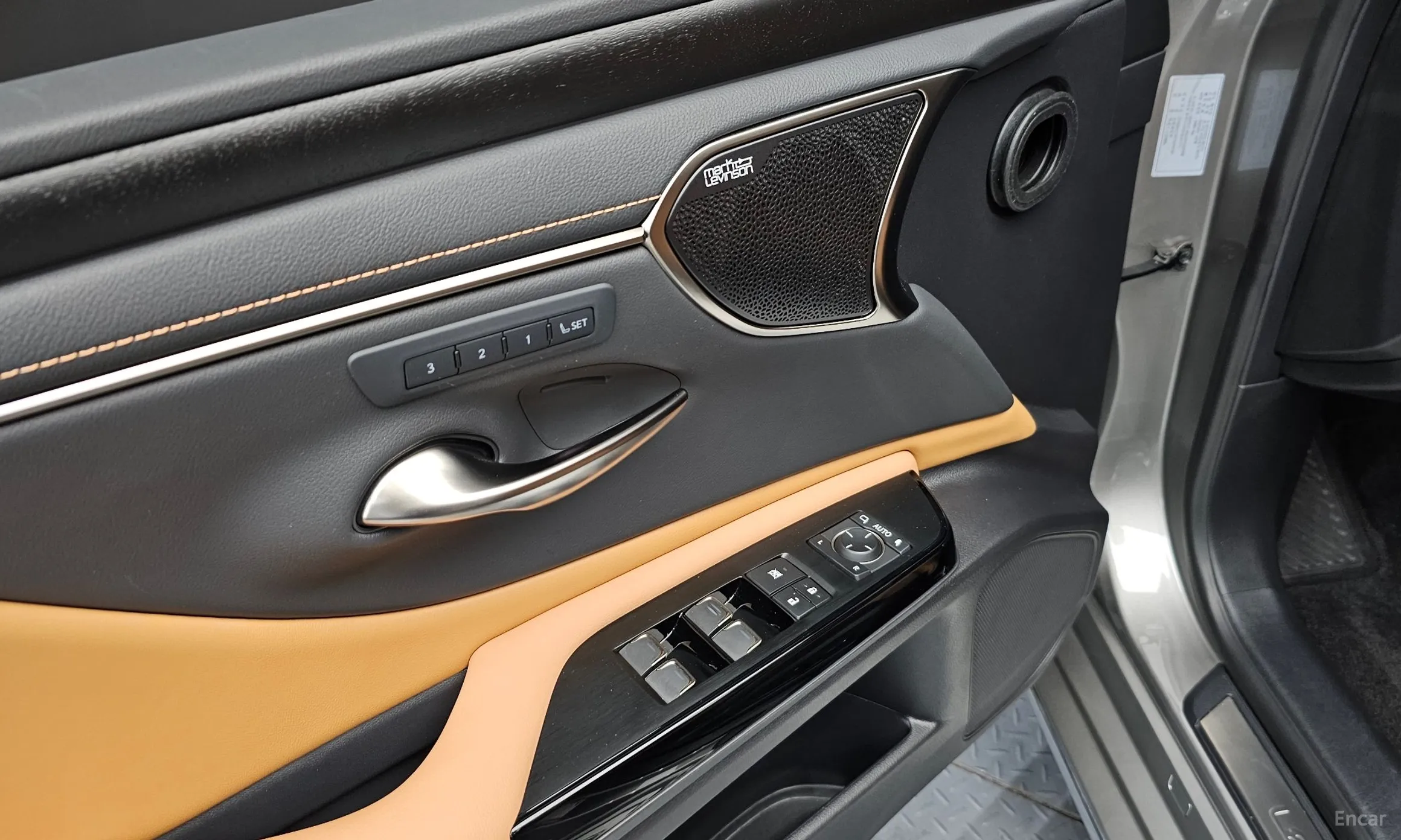 Lexus ES300h 7th Generation превью 19