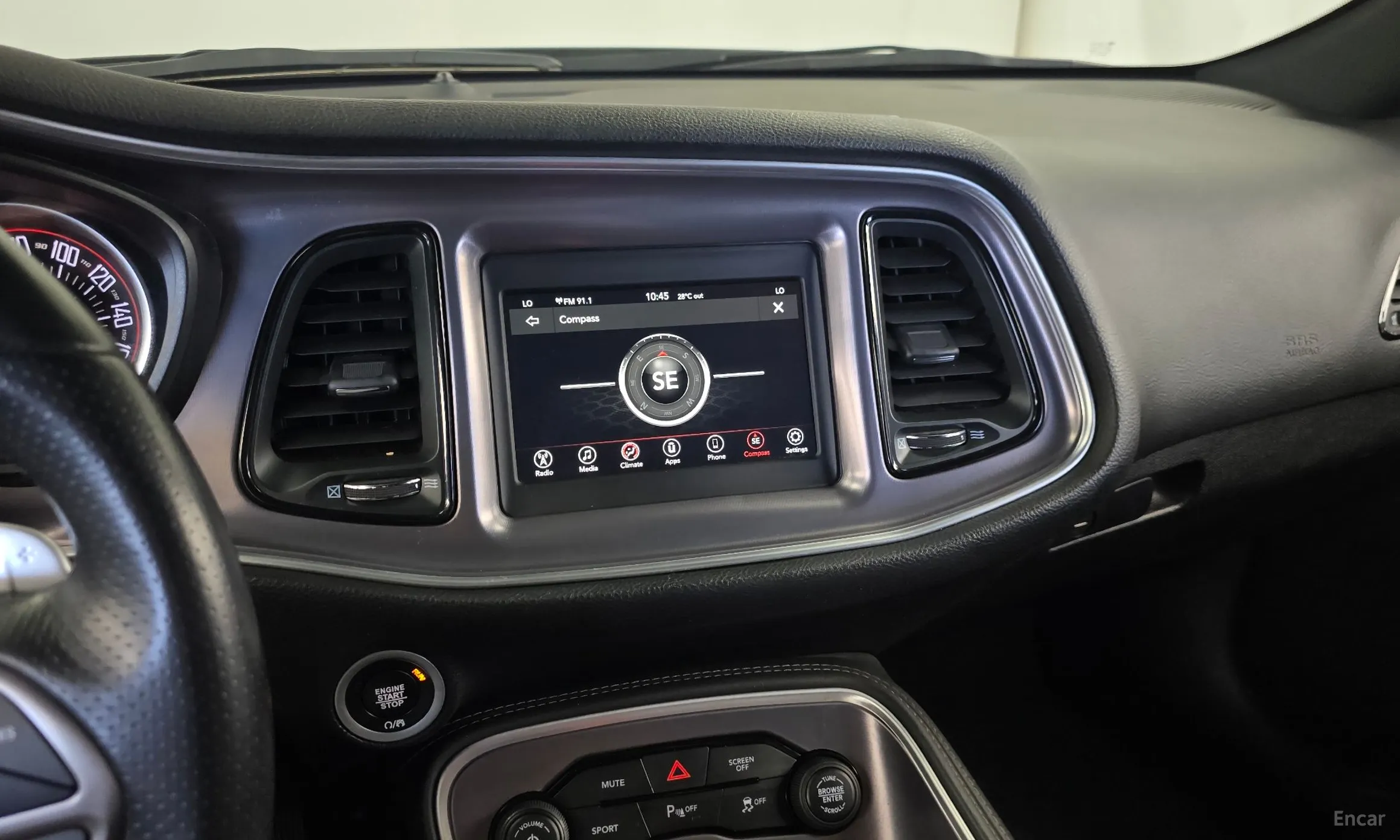 Dodge Challenger превью 14