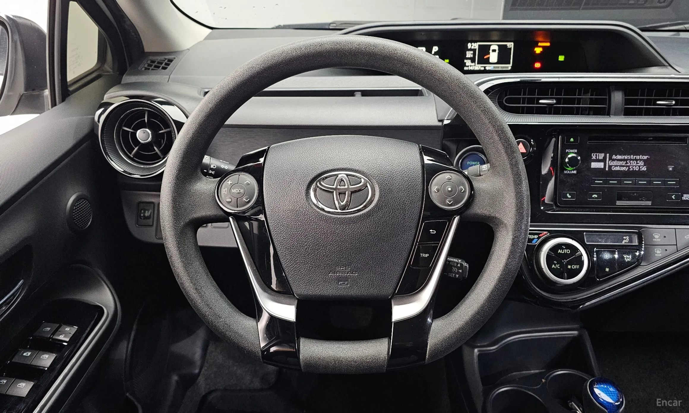 Toyota Prius C превью 13