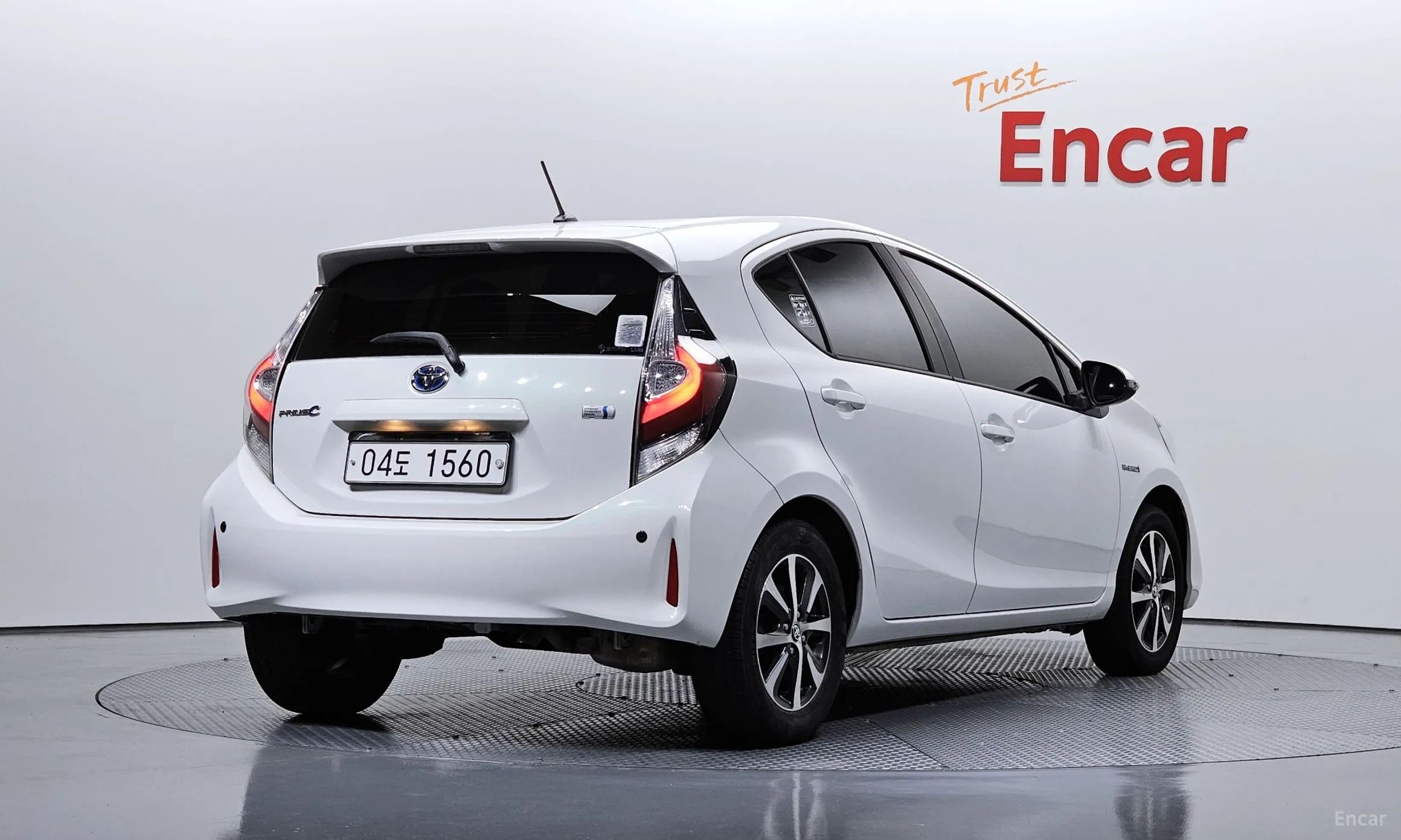 Toyota Prius C превью 2