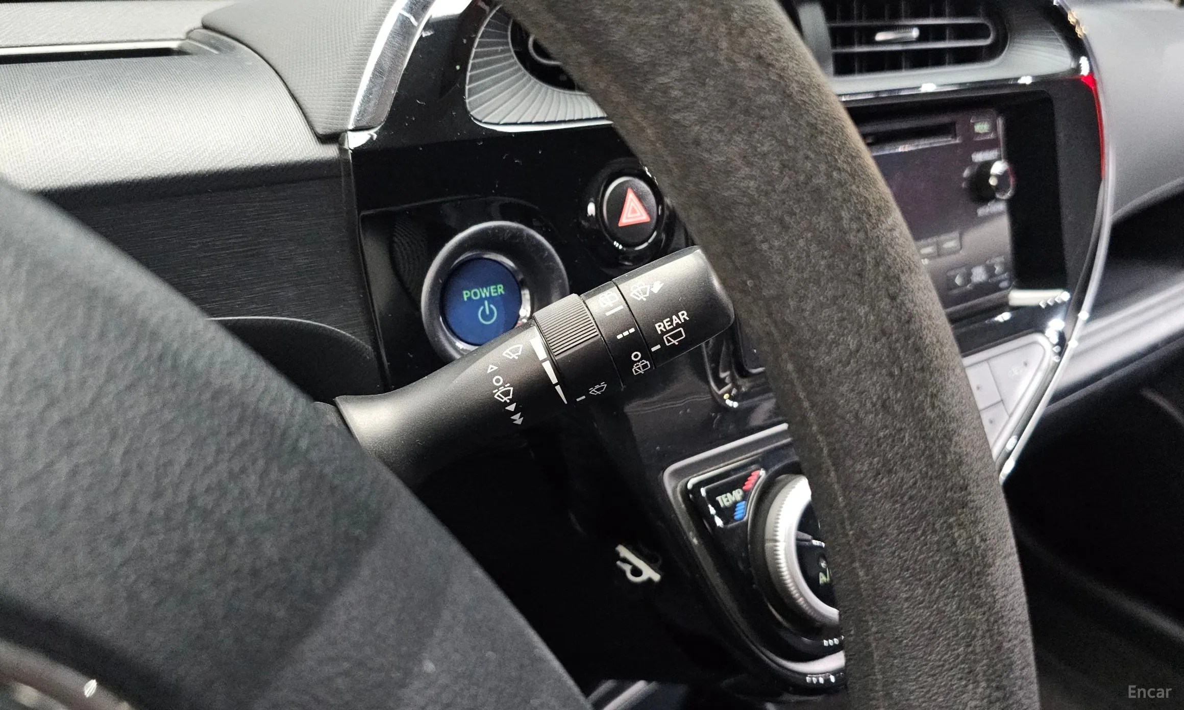 Toyota Prius C превью 17