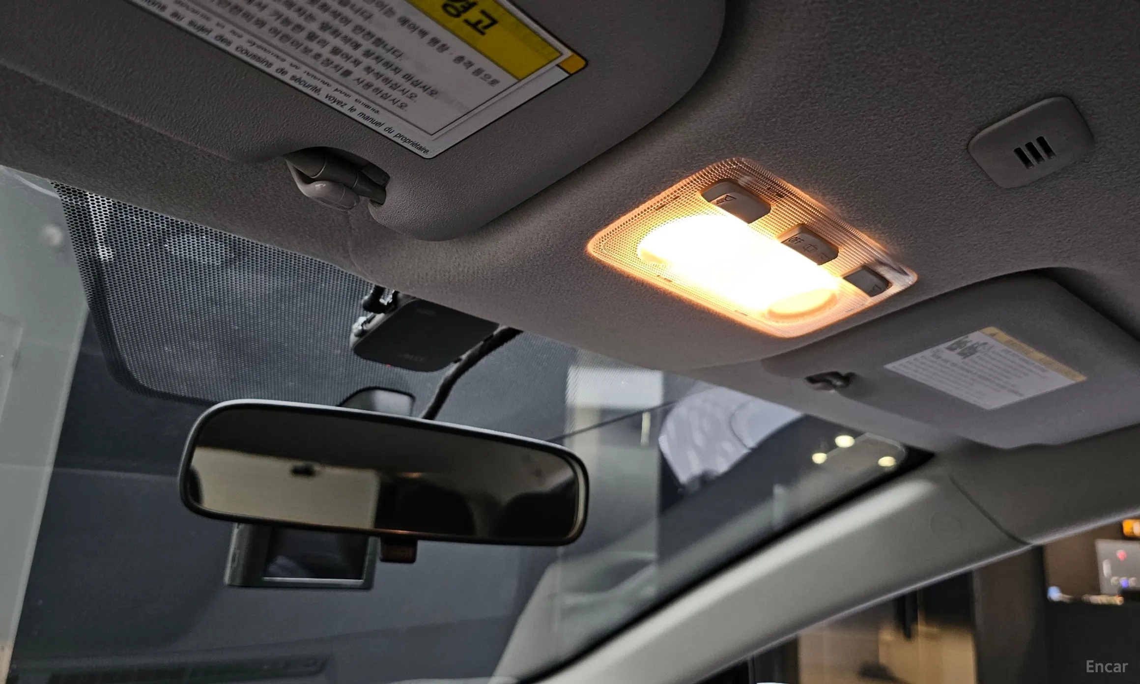 Toyota Prius C превью 18