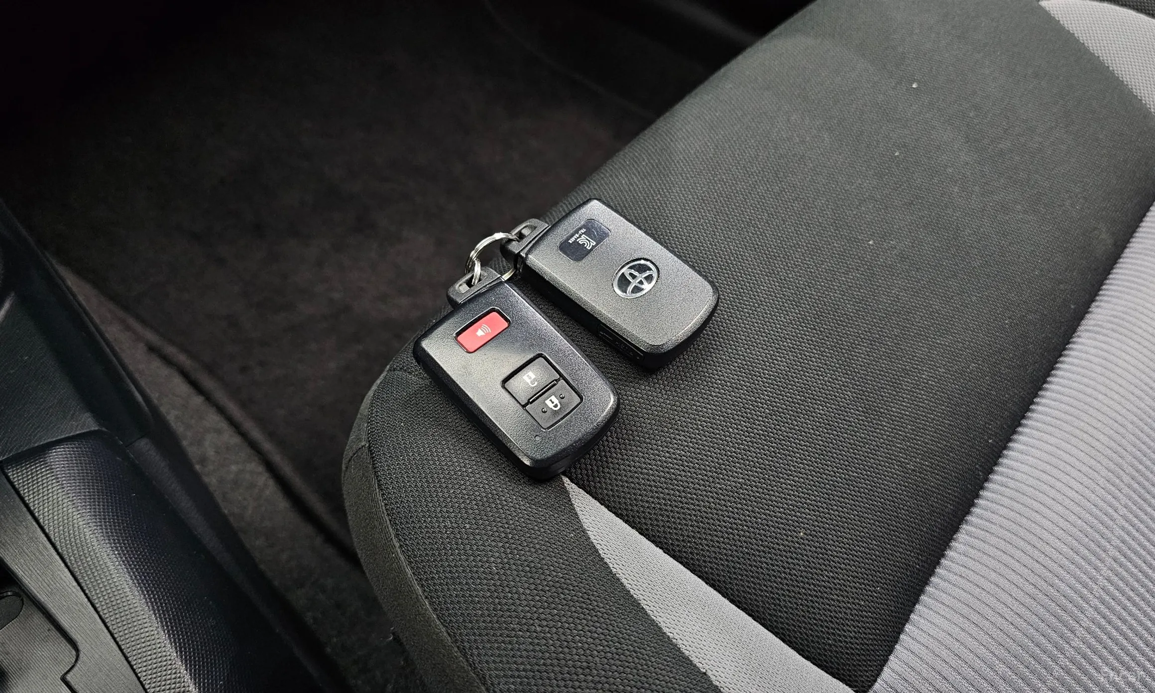 Toyota Prius C превью 19