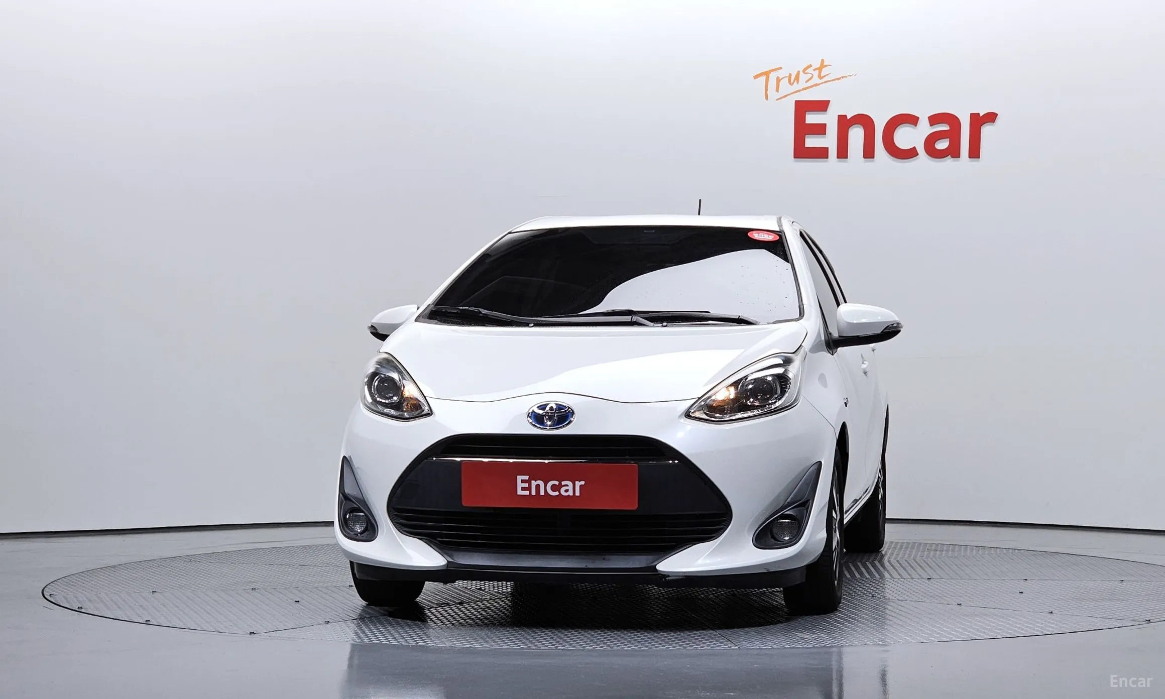 Toyota Prius C превью 3