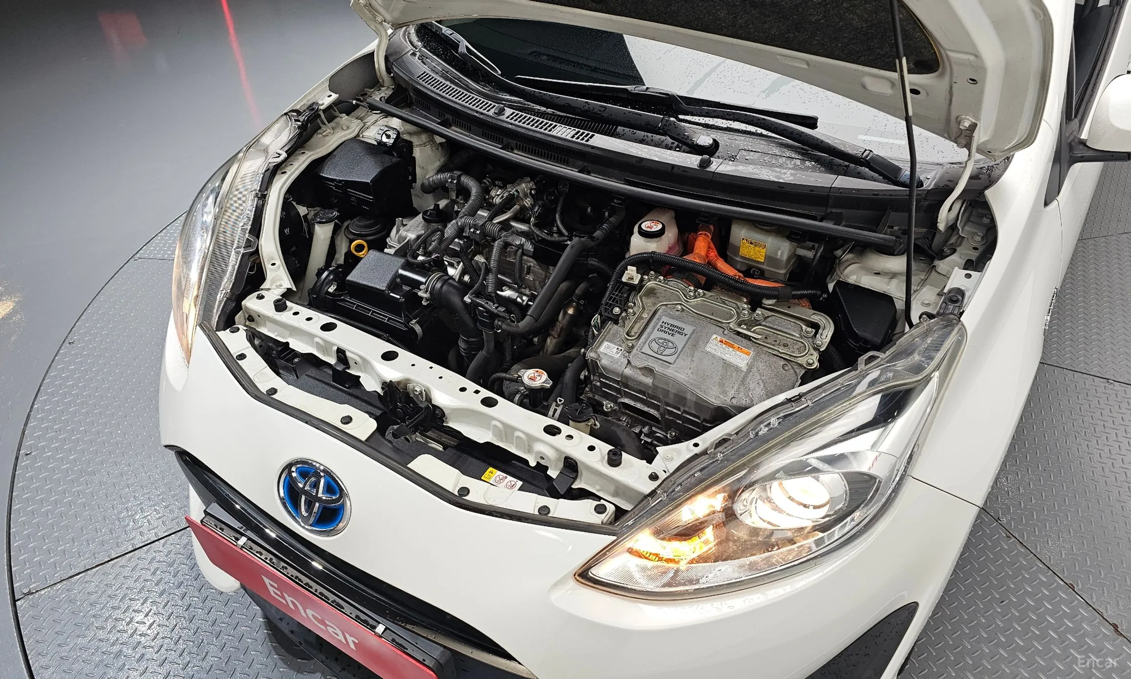 Toyota Prius C превью 6