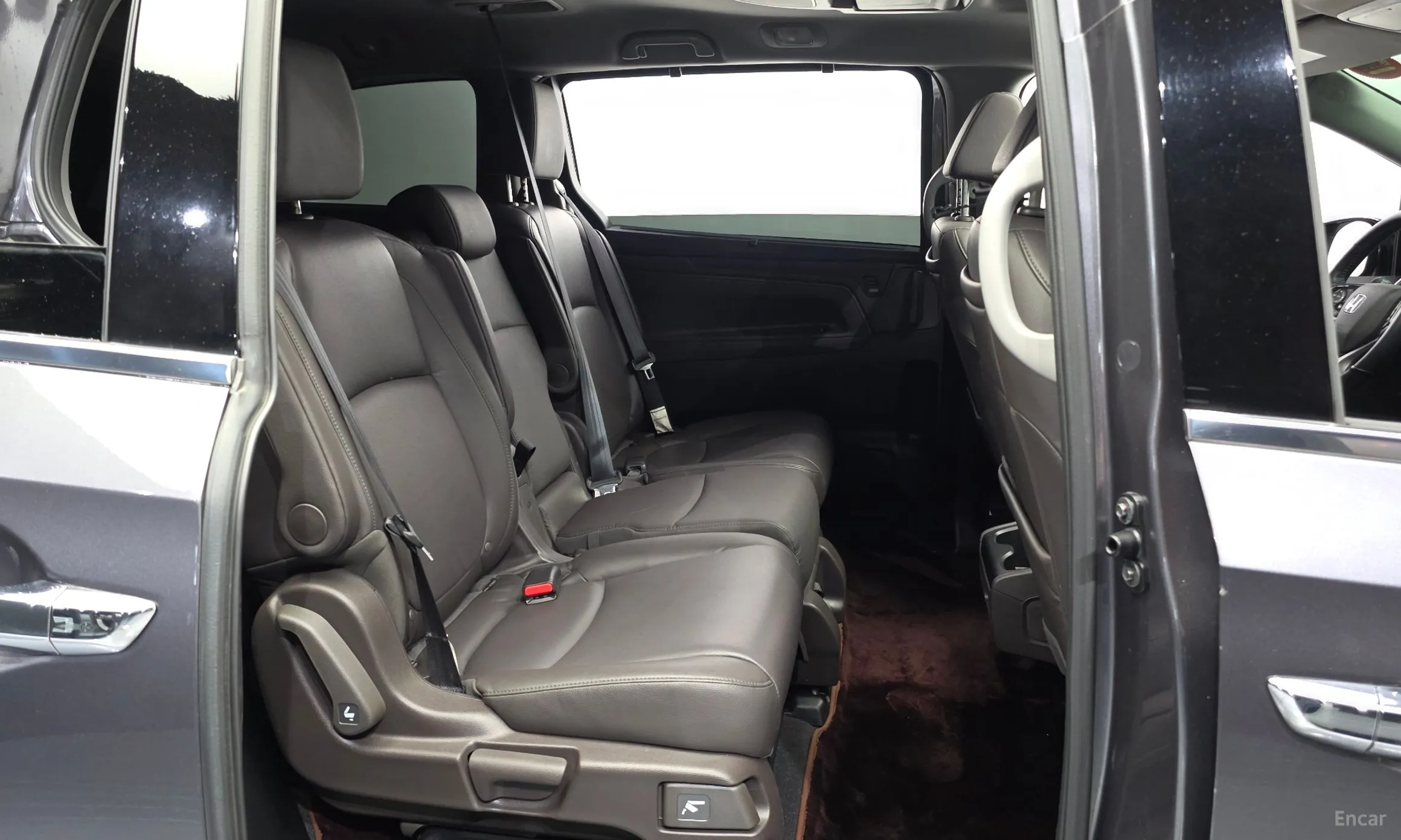 Honda Odyssey превью 12