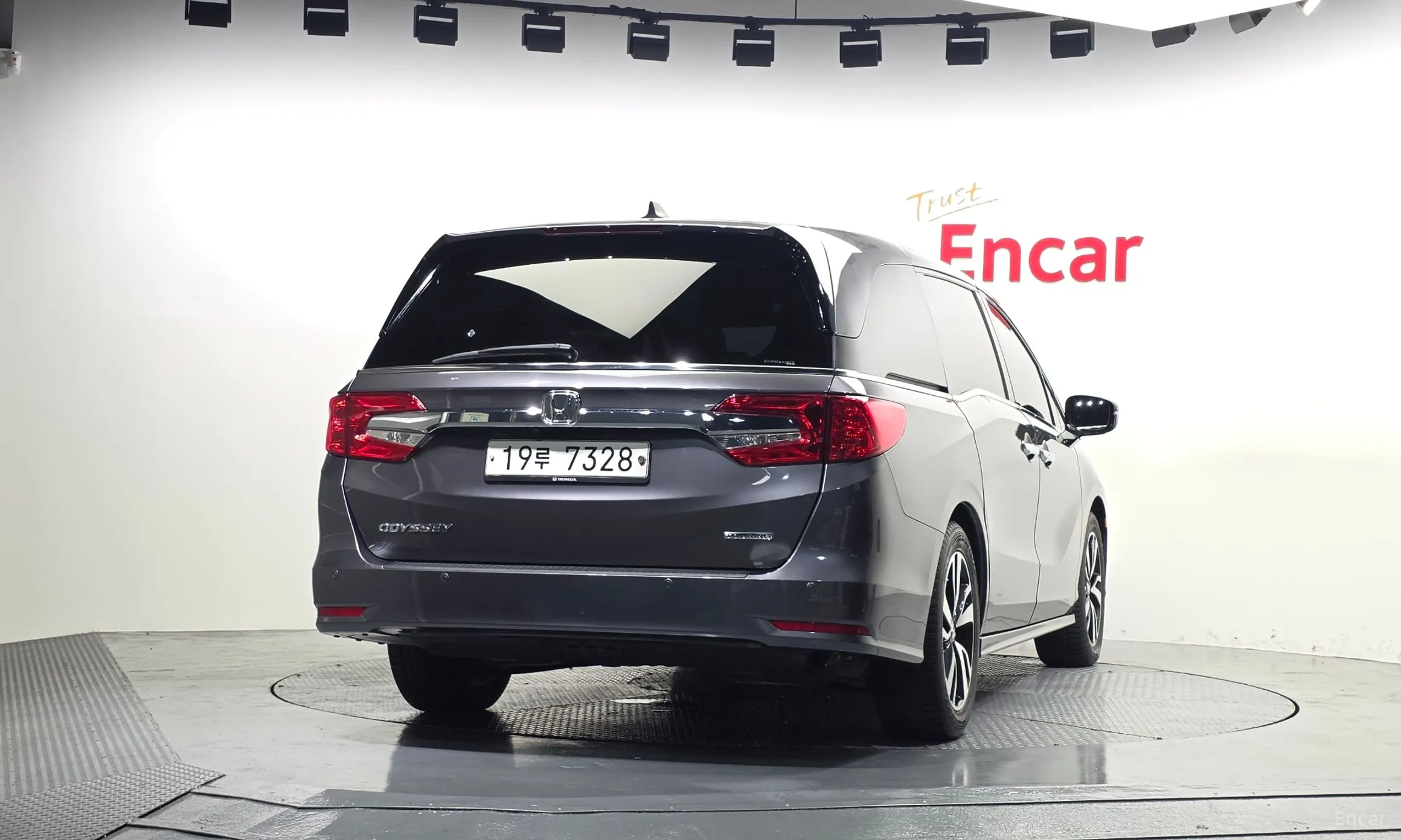 Honda Odyssey превью 4