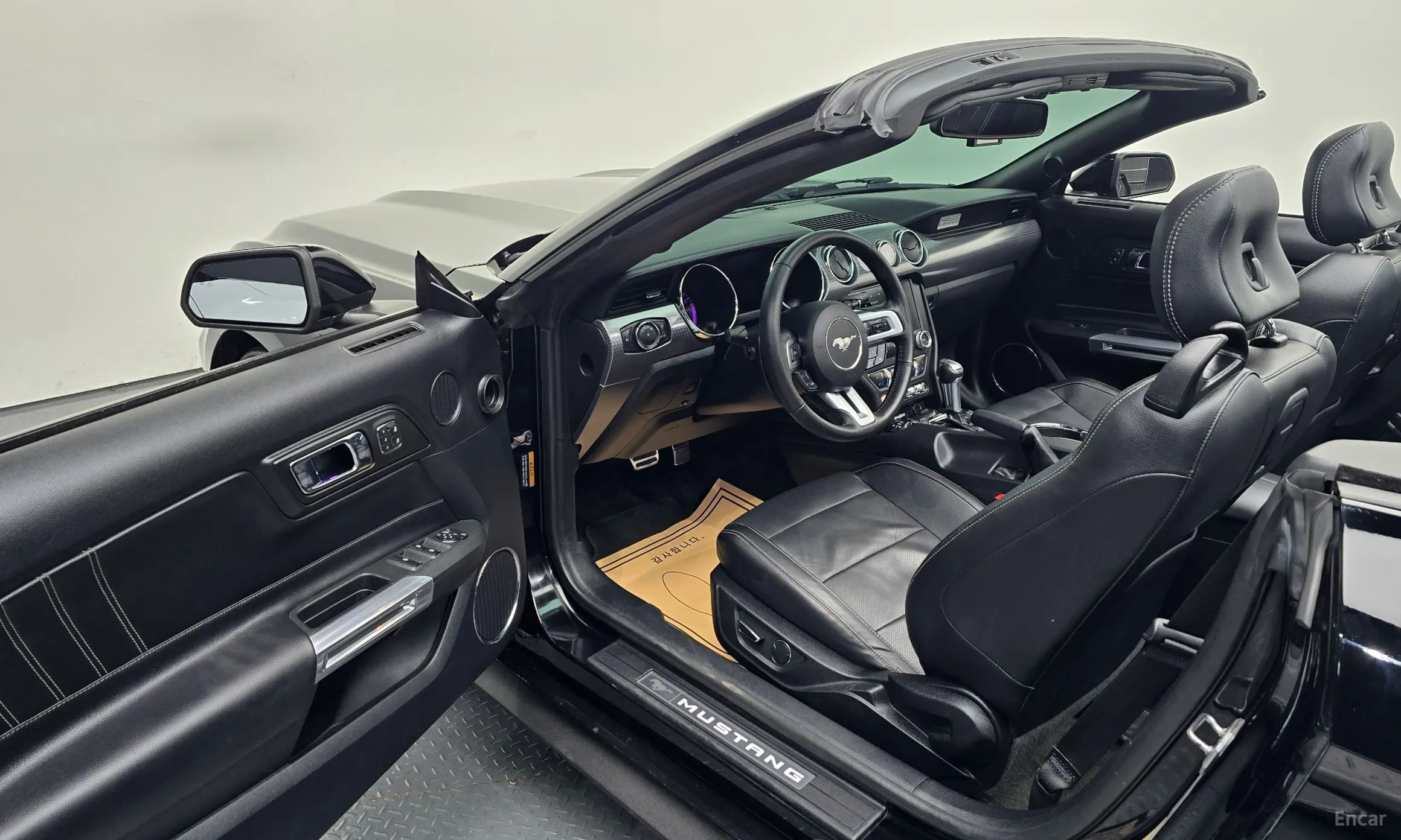 Ford Mustang превью 11