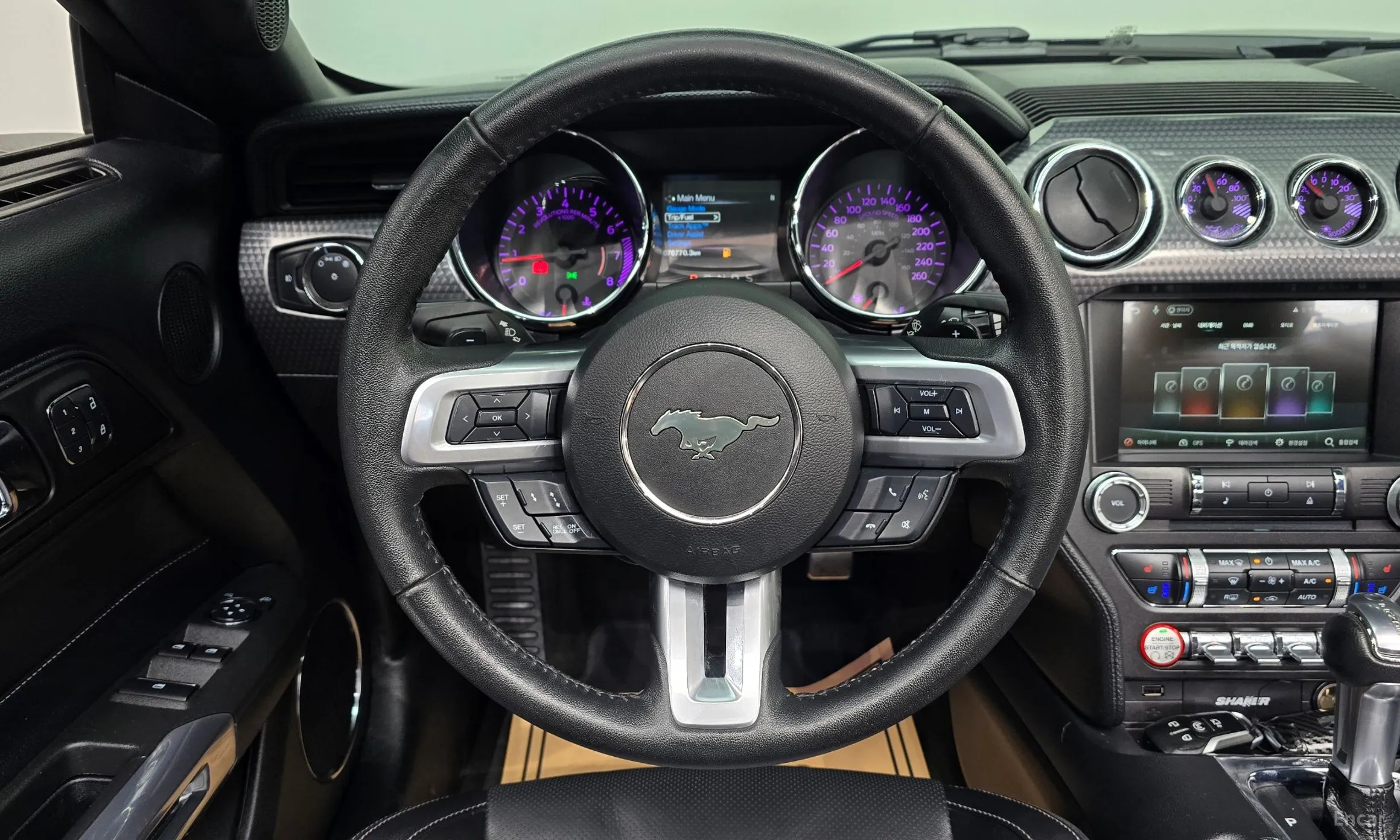 Ford Mustang превью 13