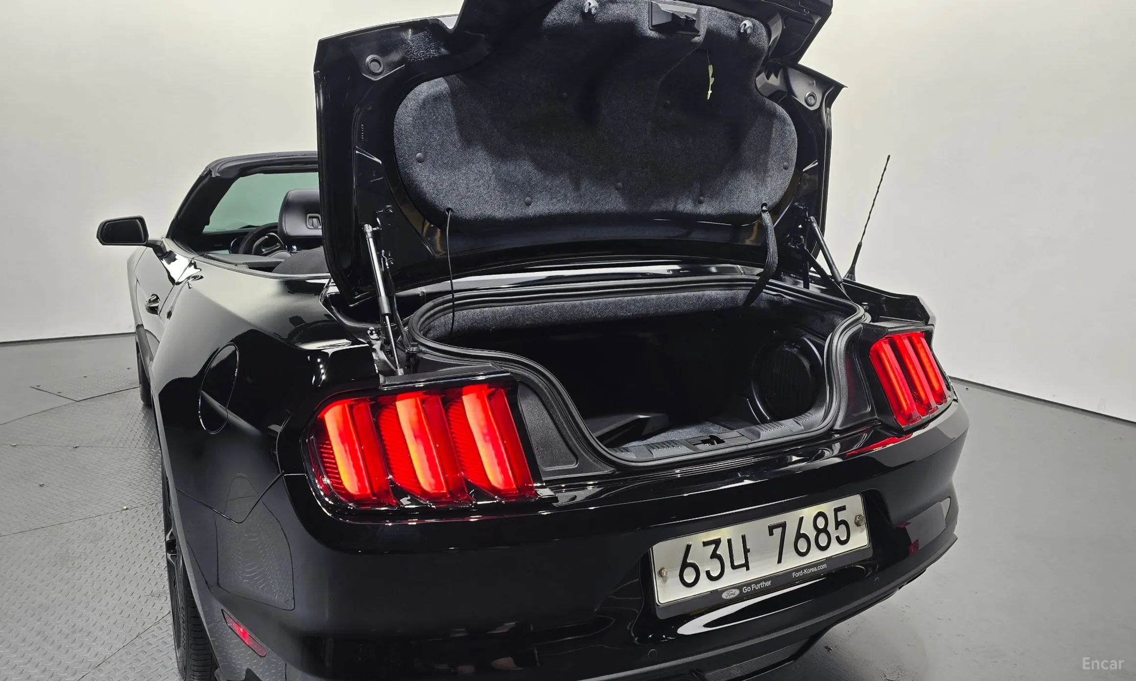 Ford Mustang превью 18