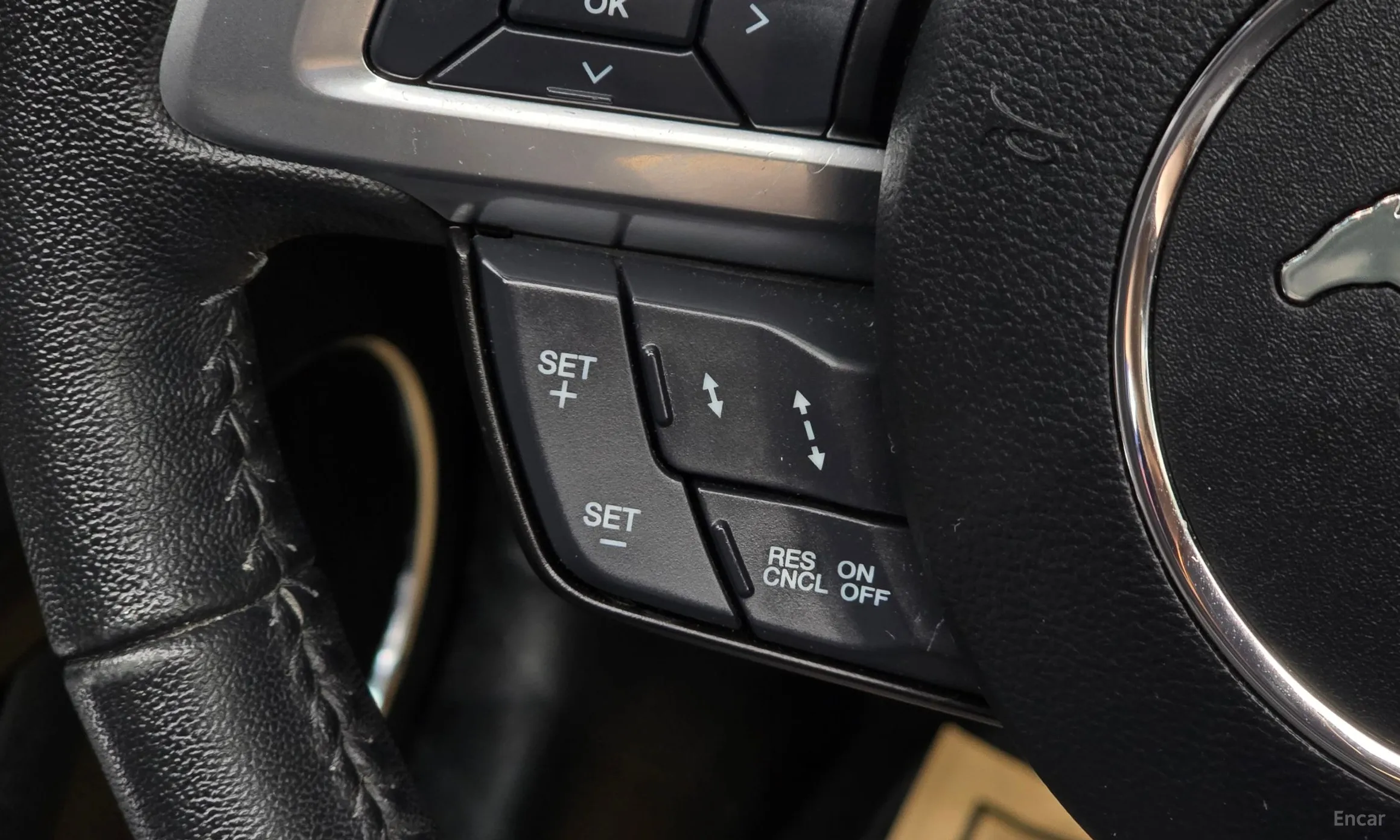 Ford Mustang превью 19