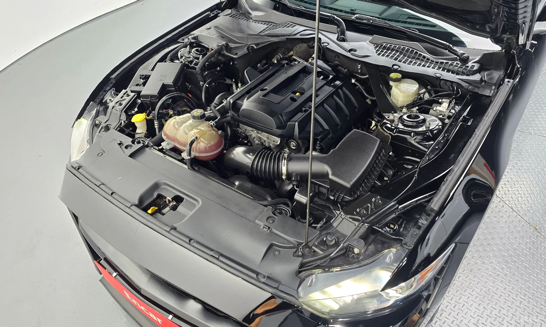 Ford Mustang превью 6